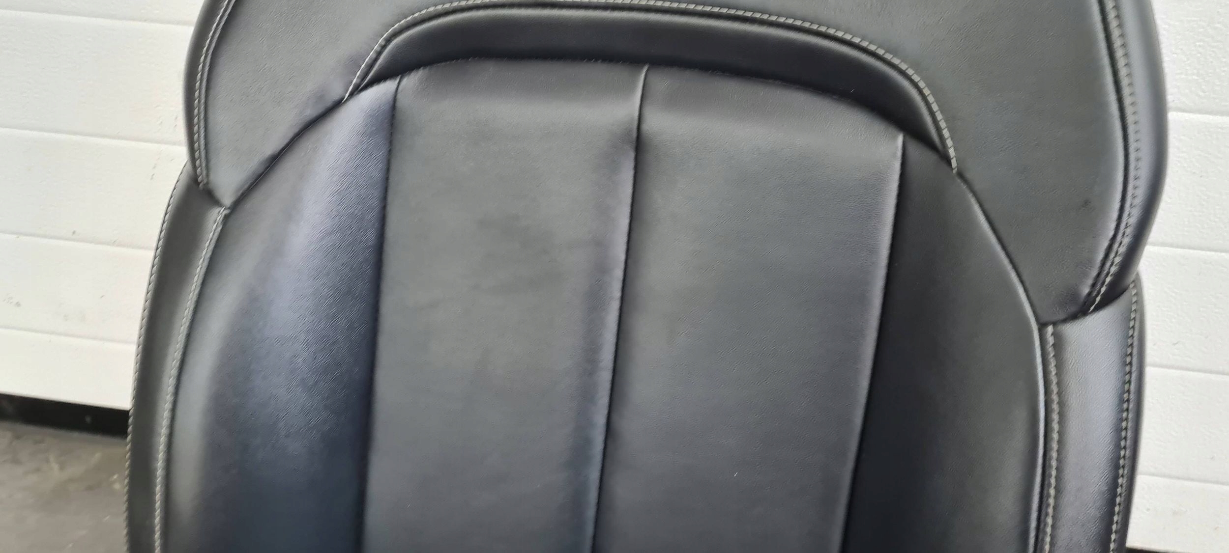 Jeep Grand Cherokee WL 2022 side leather seat left left front GRZANE