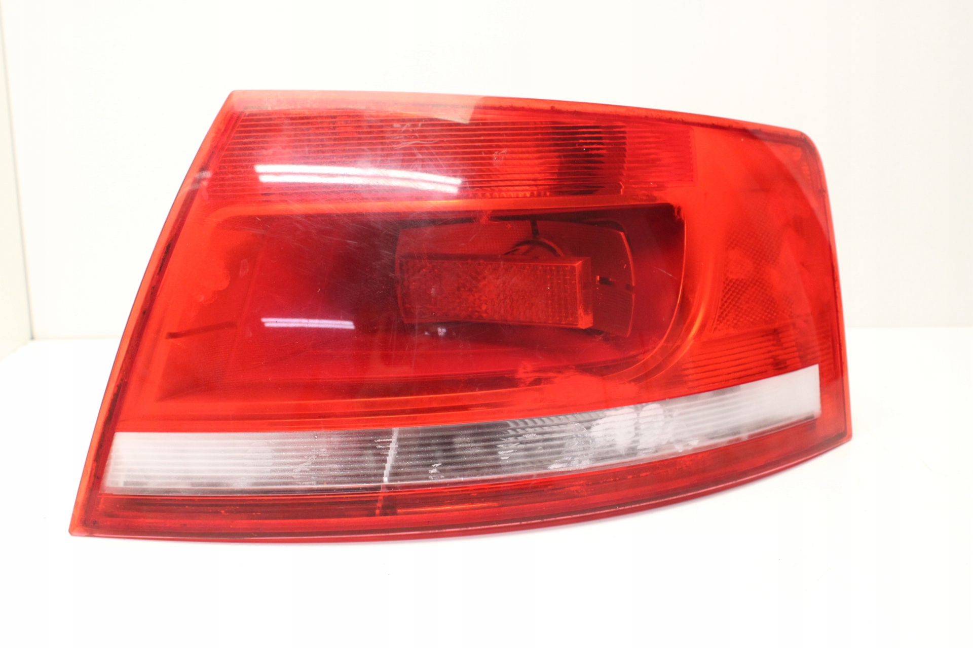 AUDI A4 B7 CABRIO KABRIO LAMPA PRAWA TYLNA TYŁ PRAWY EUROPA EU