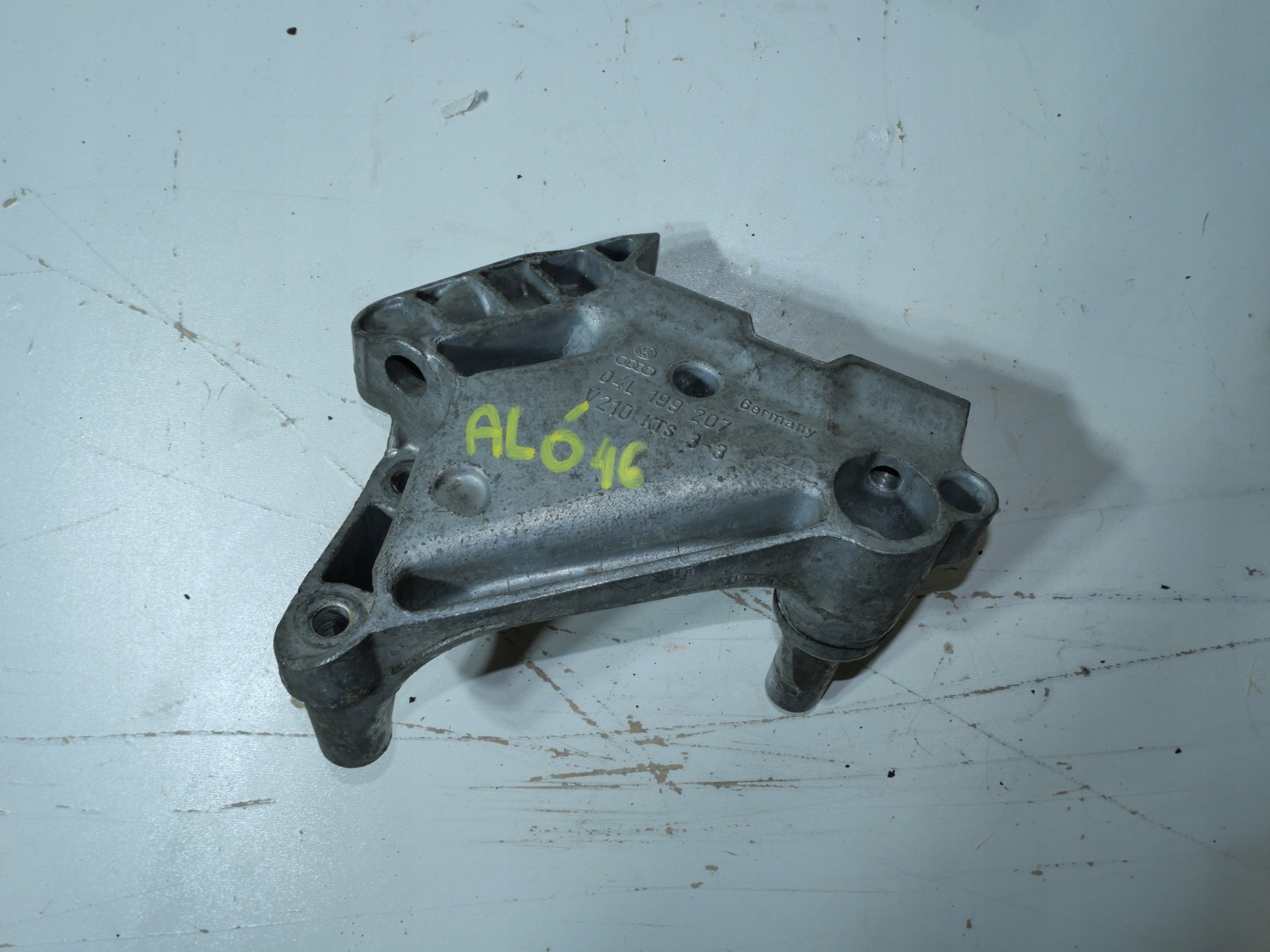 engine mount VW SEAT SKODA VW 04L199207