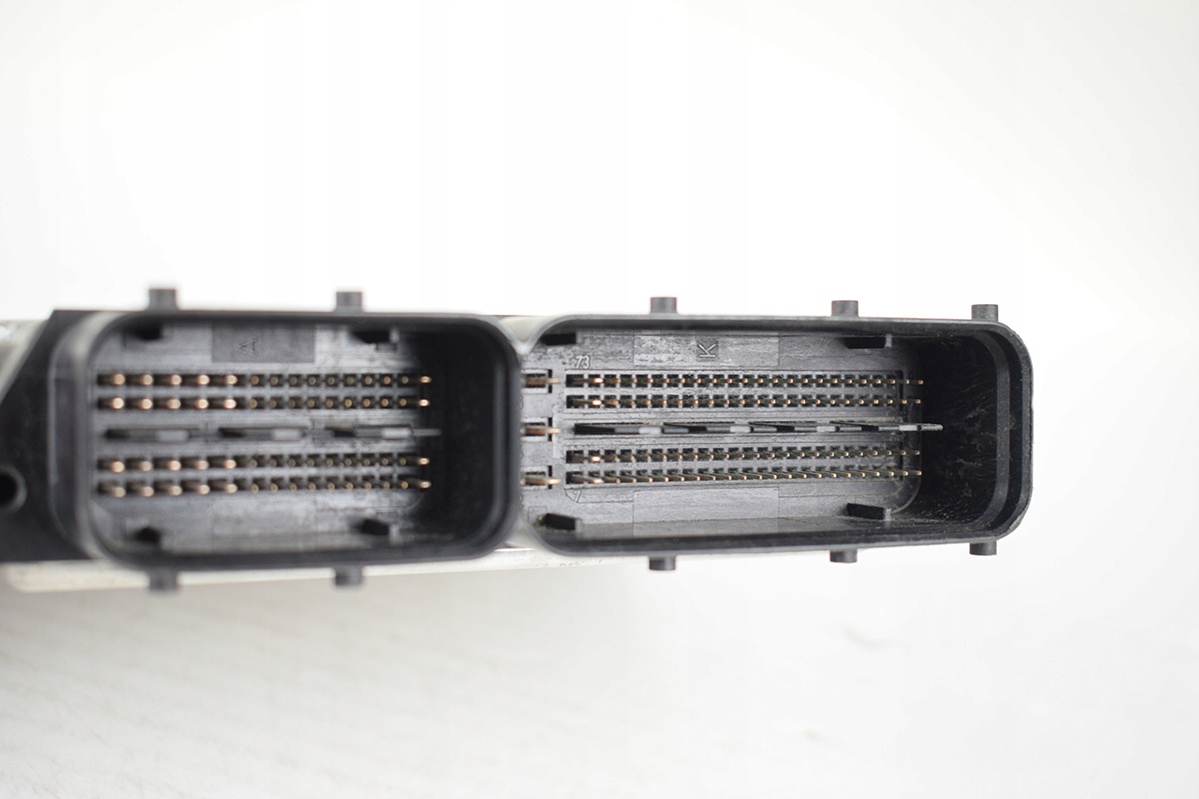 ordinateur * unité de commande électronique uce VW 076906022N