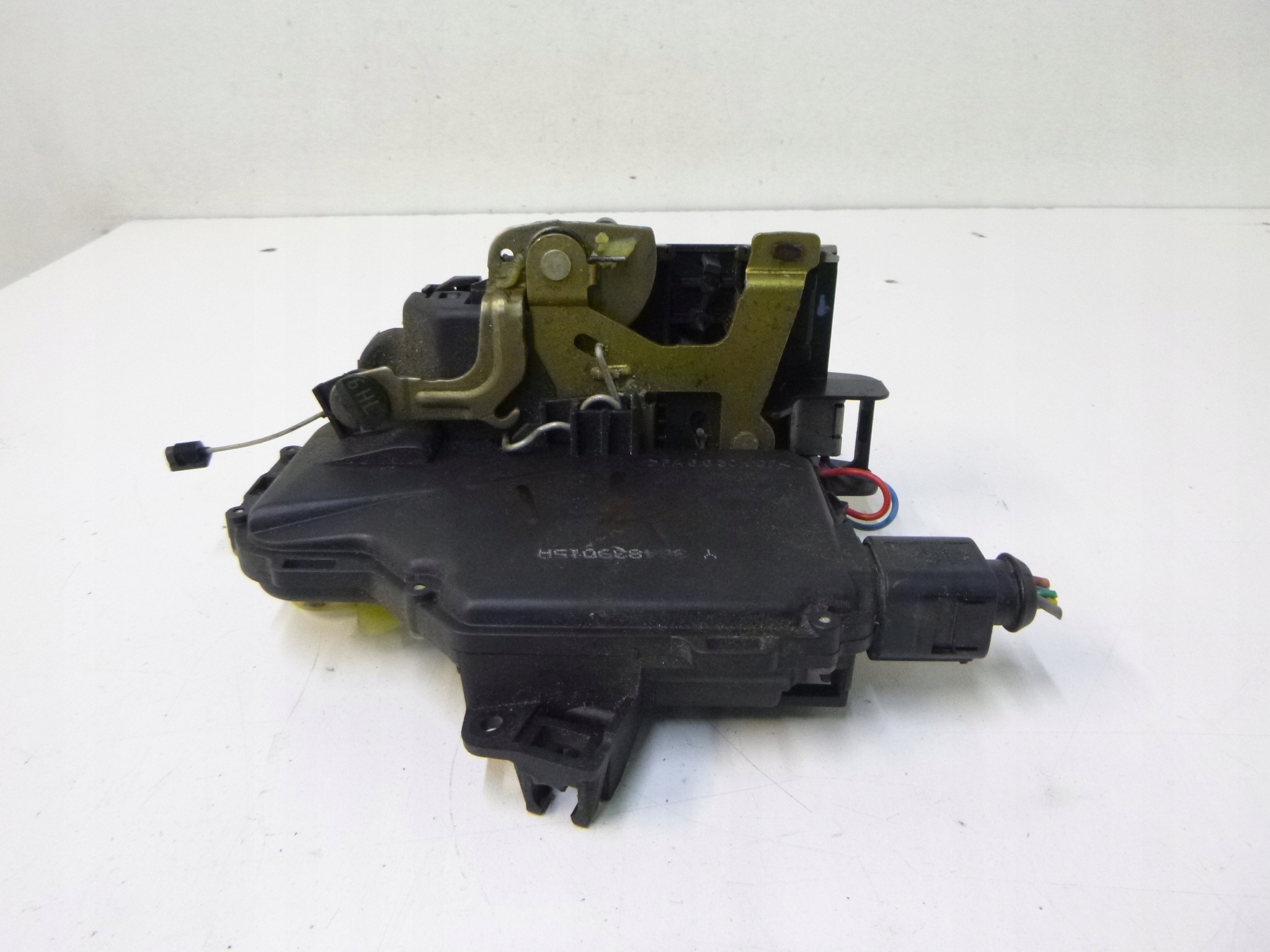lock rear part left Skoda Octavia Liftback 1998