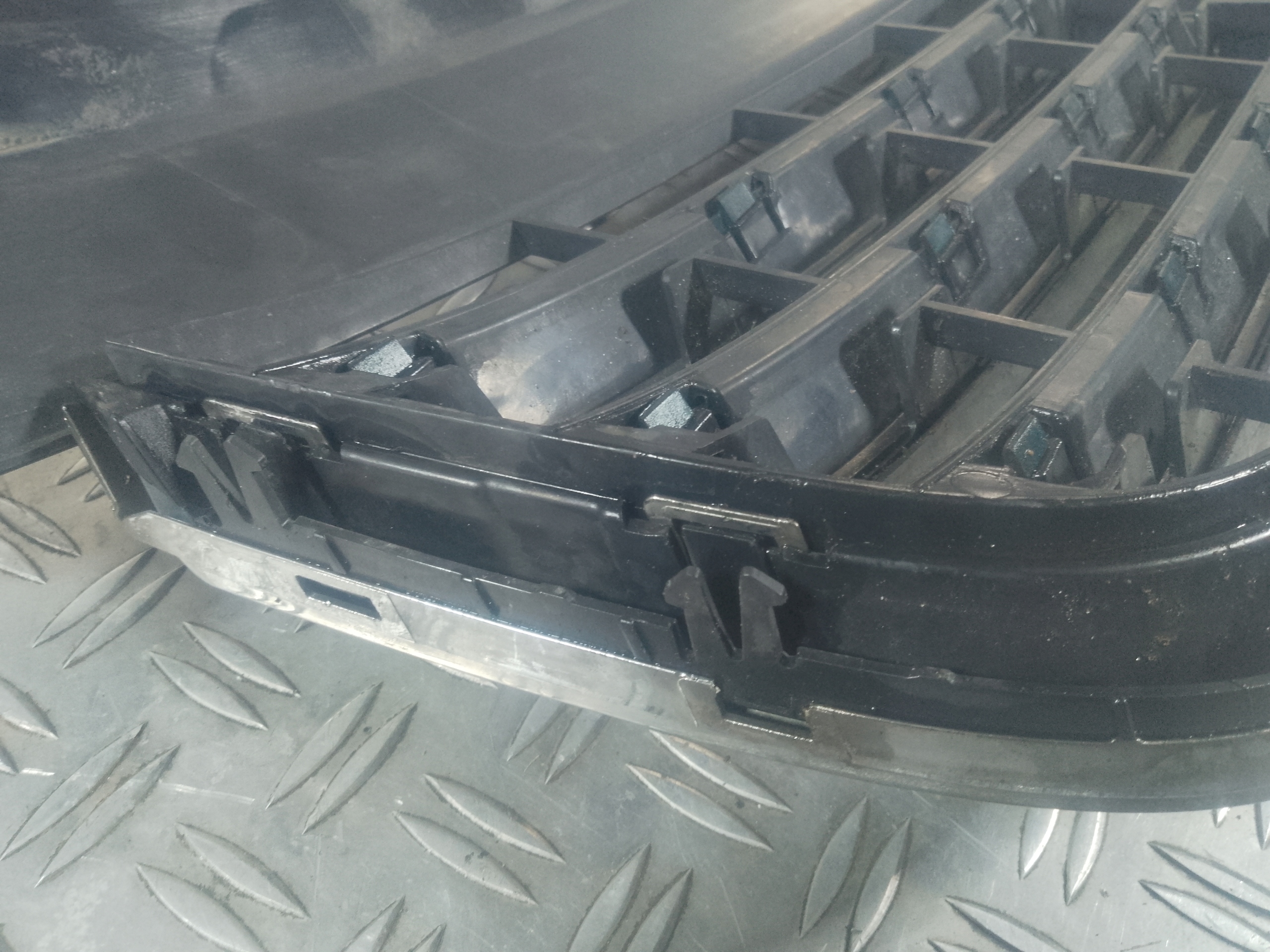 VW Transporter T5 Kühlergrill FRONTGRILL Kühlergitter 7H5807101 - Thumbnail 9