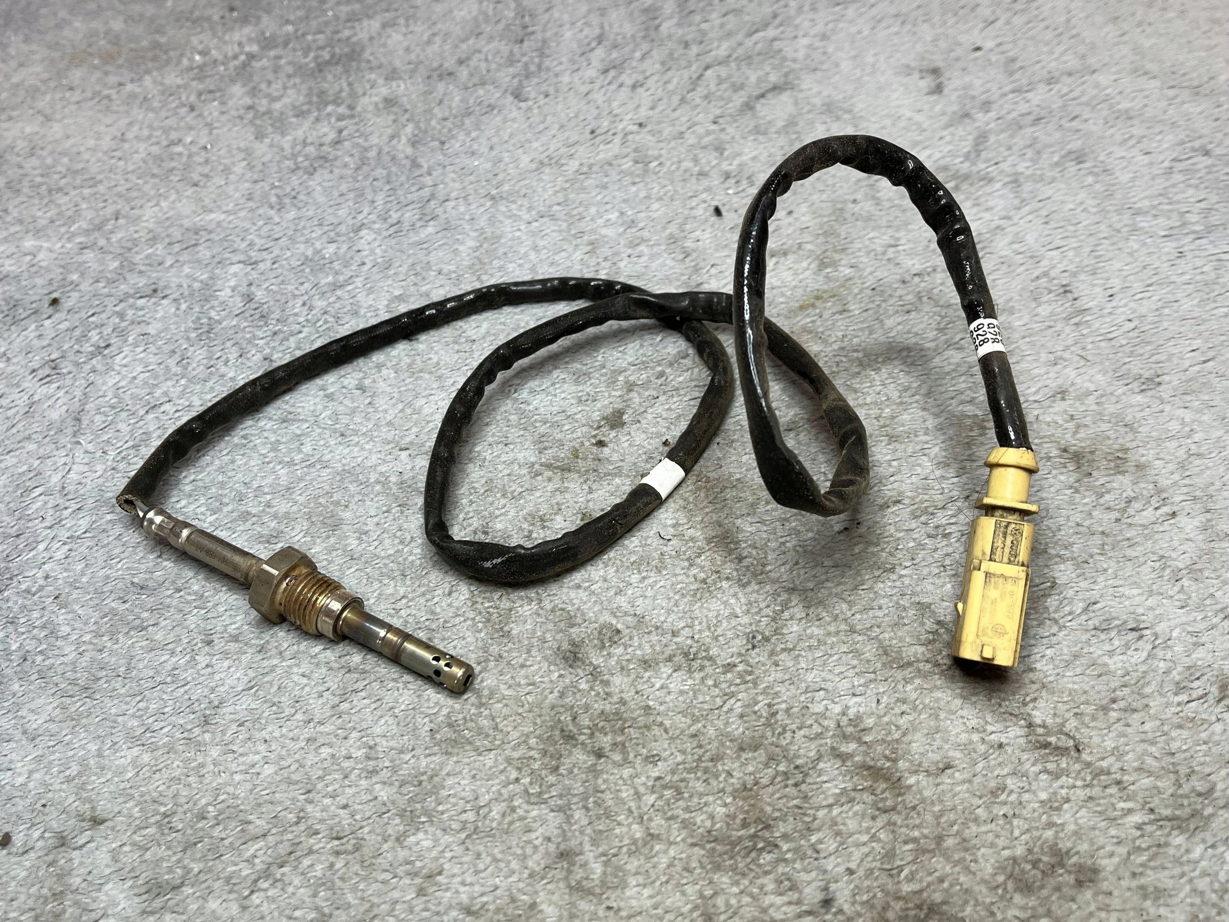 Sensor temperatury Gase Volkswagen Caddy 03L906088AT