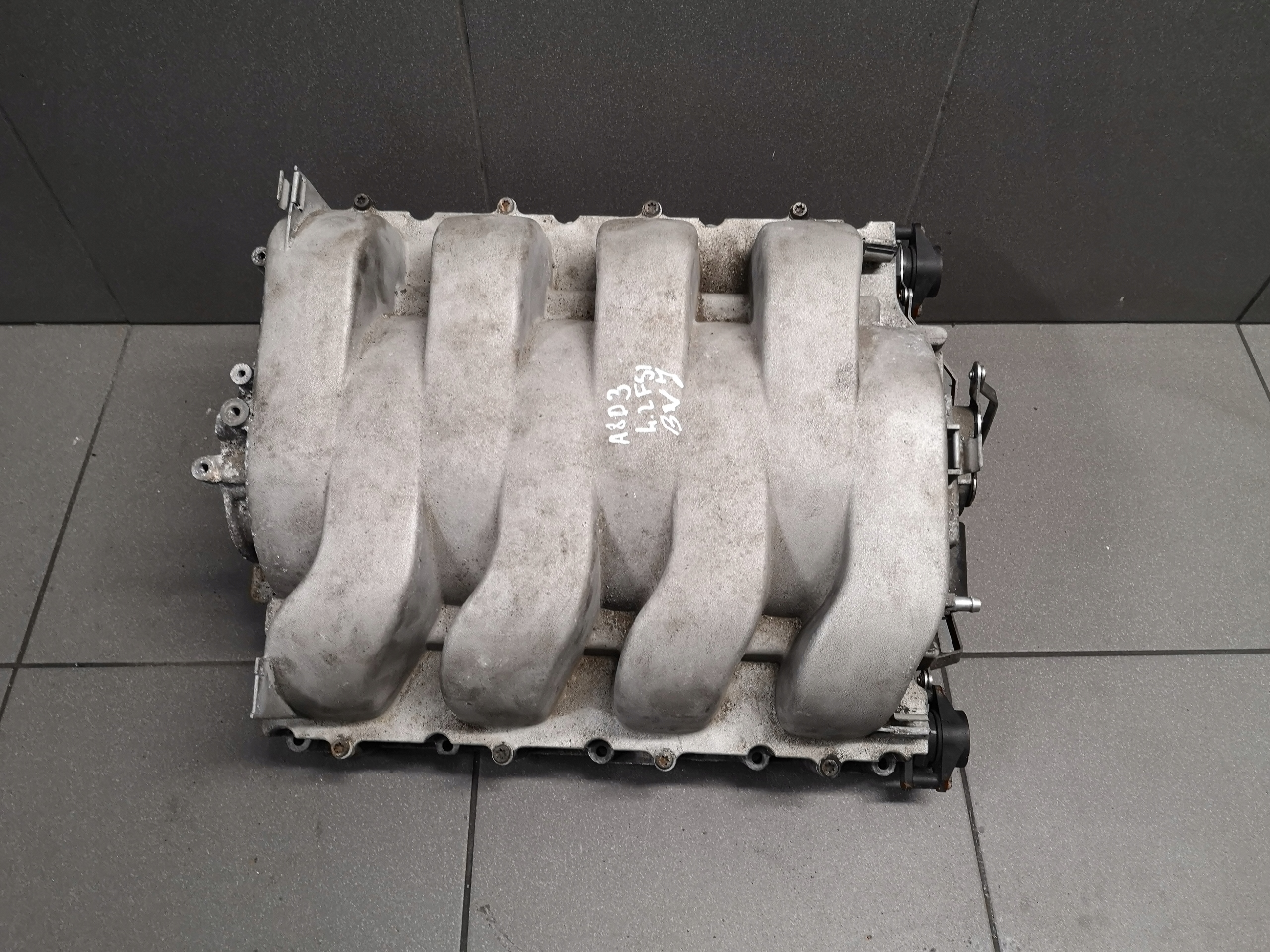 КОЛЕКТОР SSACY AUDI A8 D3 4.2 FSI BVJ79133185ad