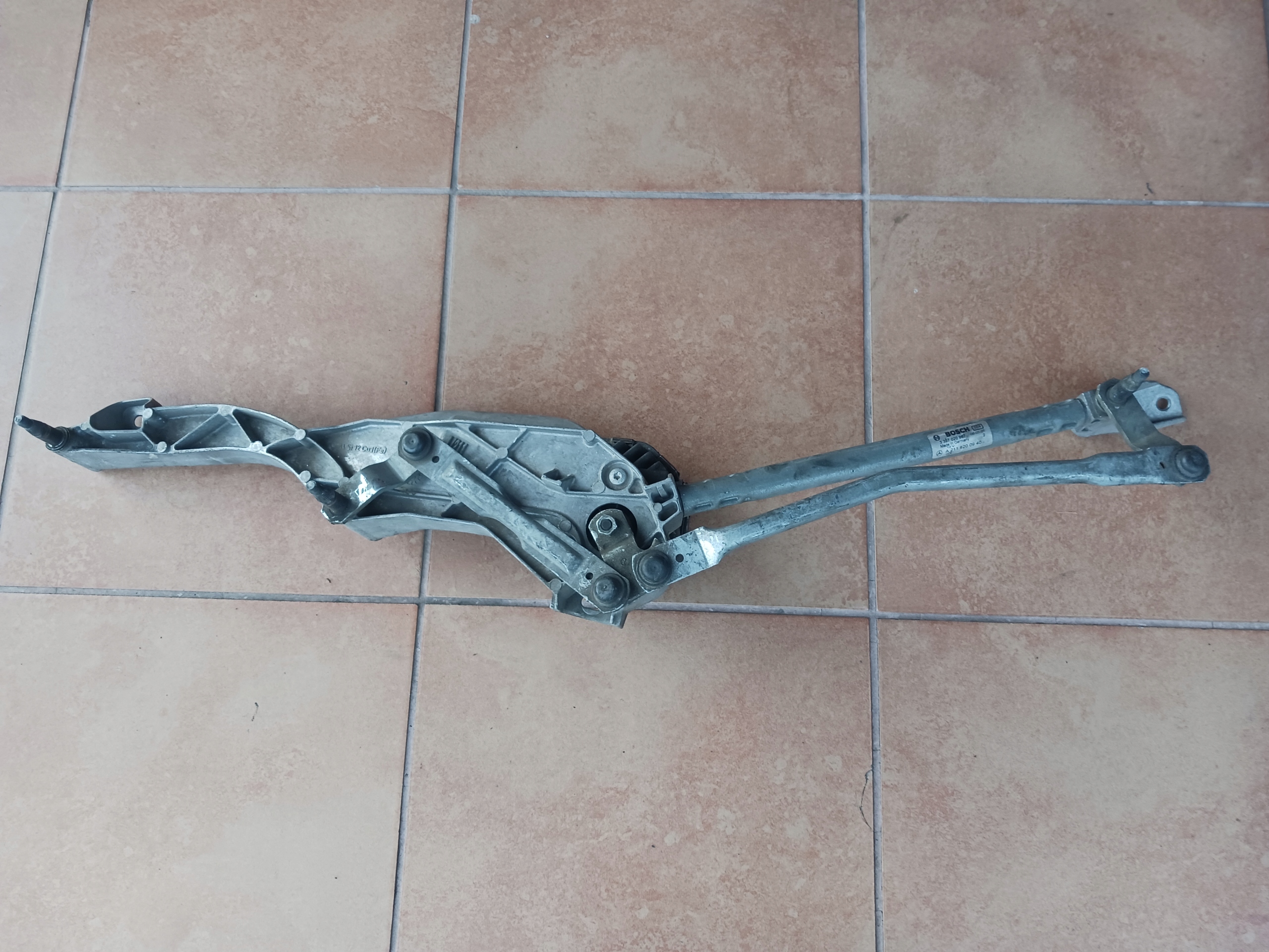 wiper mechanism front MERCEDES W211 A2118200940