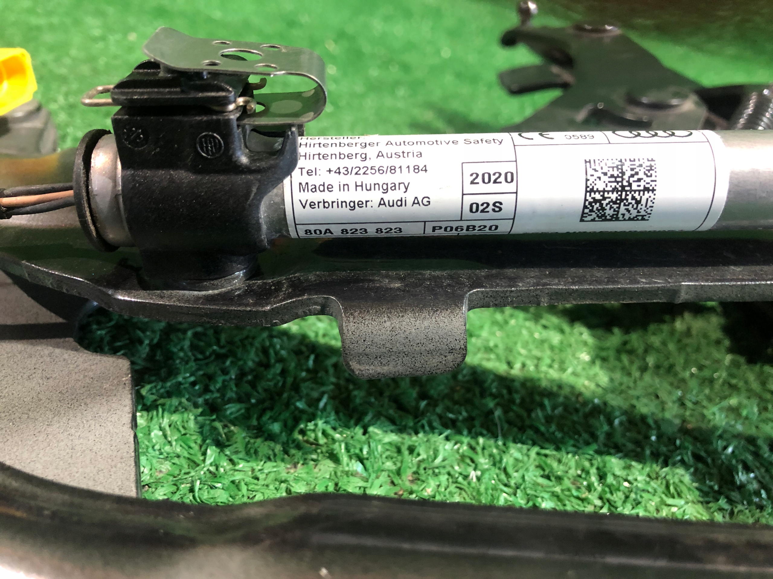 hinge bonnets left NABOJ AUDI Q5 II 80A823301D
