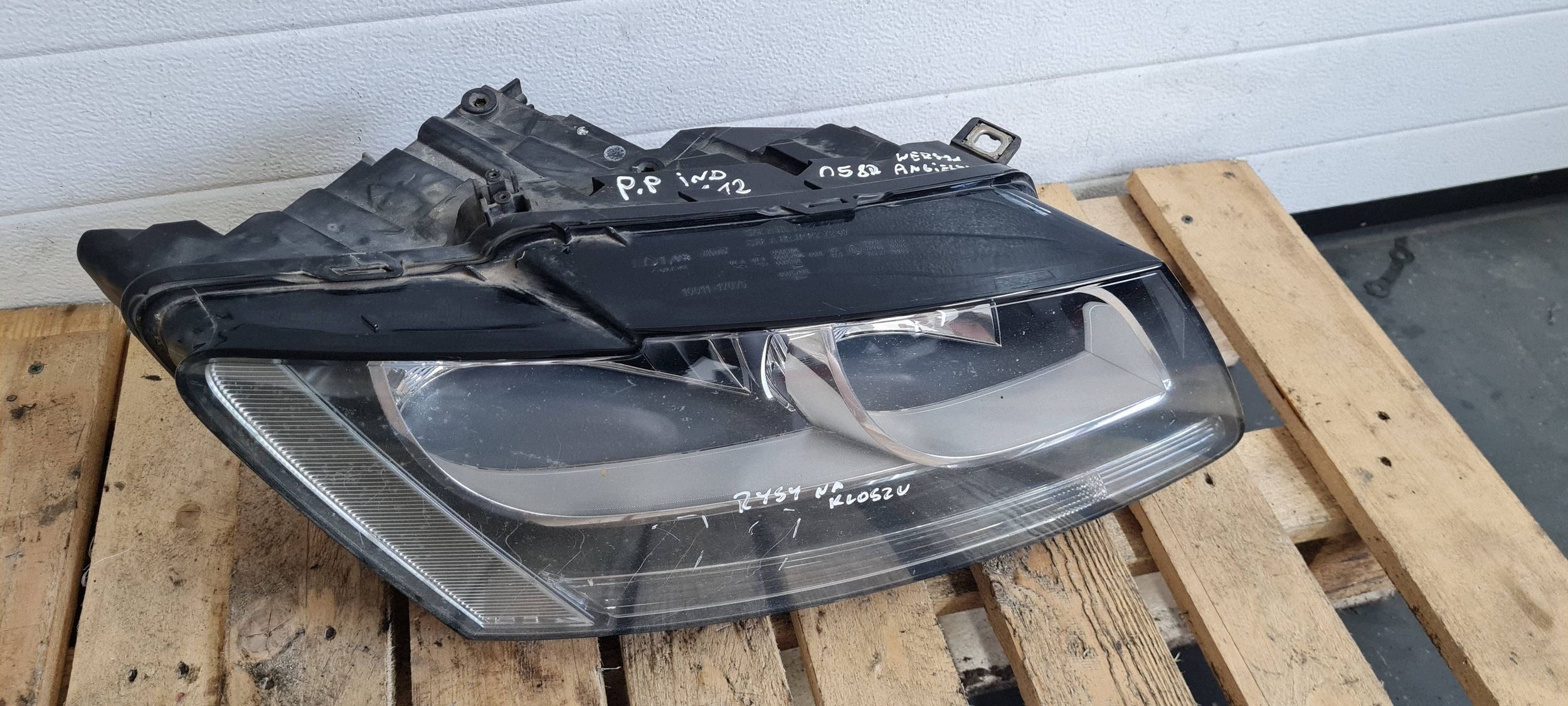 Q5 8R light right right front front ANGLIK UK 8R0941030M