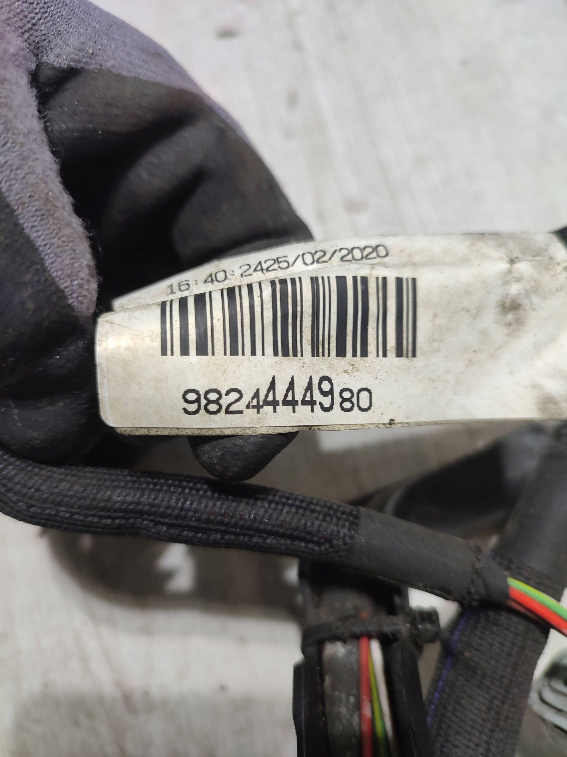 Peugeot 2008 II 2020 plus / terminal / cable battery