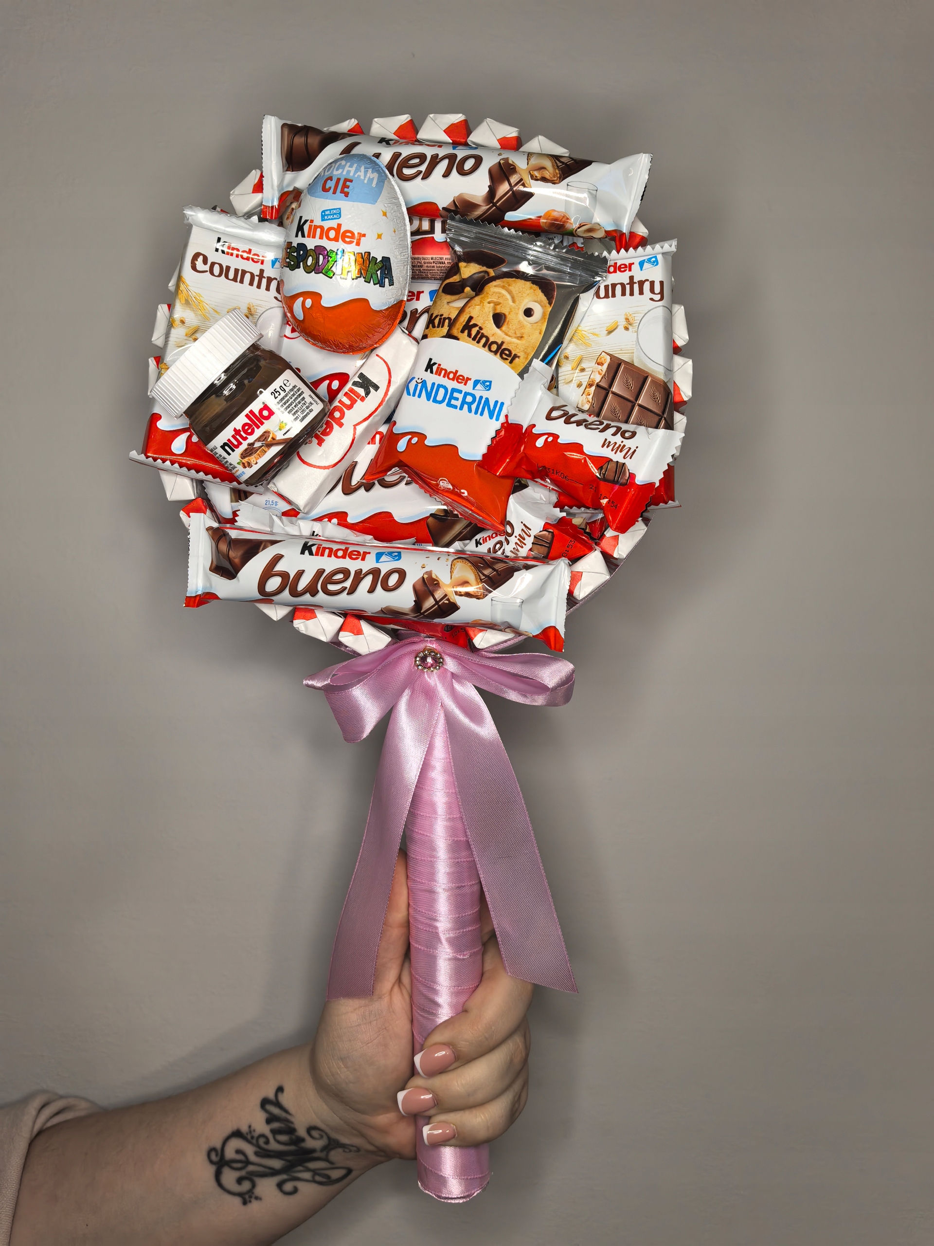 Dárkový koš Kinder a svaté přijímání Památka prvního svatého přijímání