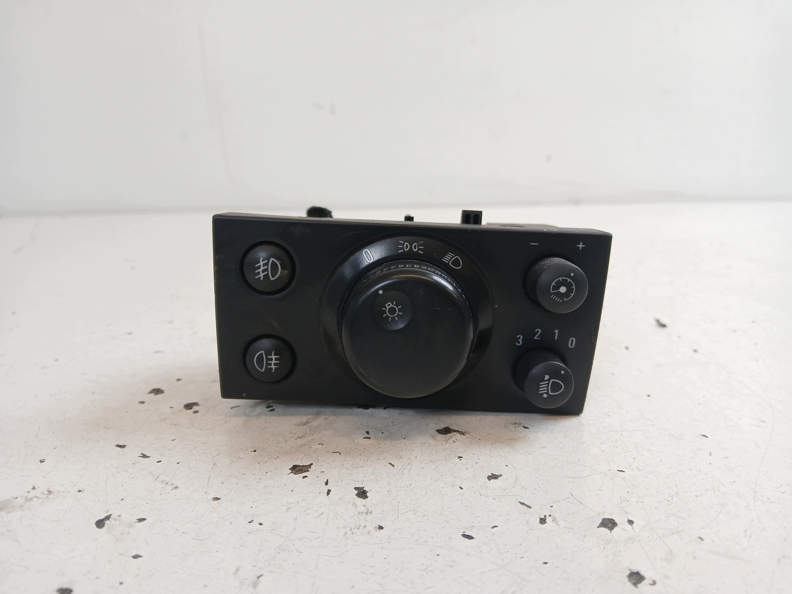 OPEL MERIVA A light switch 93394755
