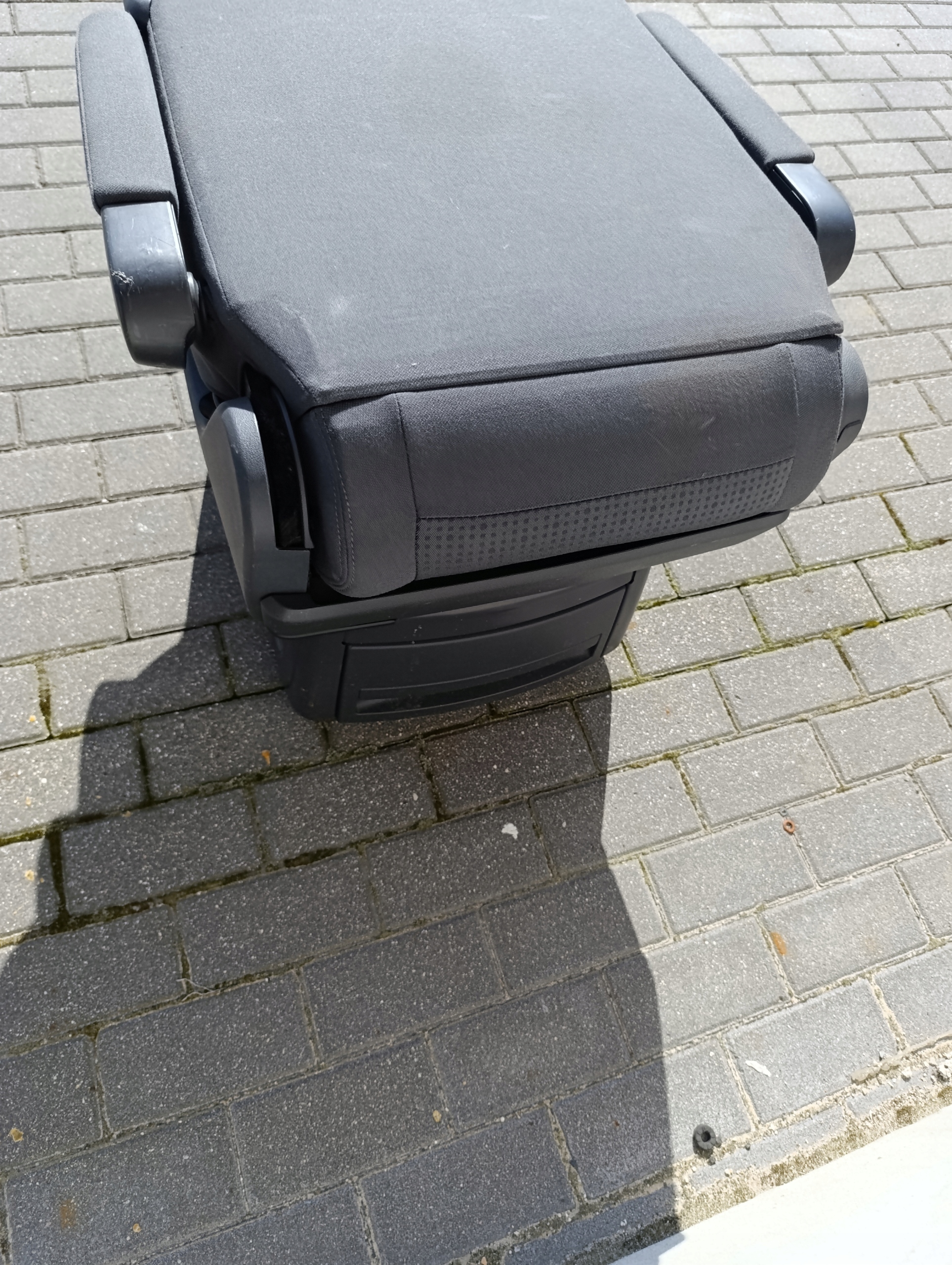 VW T5 T6 MULTIVAN Sitz drehend DRUGI/TRZECI RZAD (schwarzer/ANTRACYT)