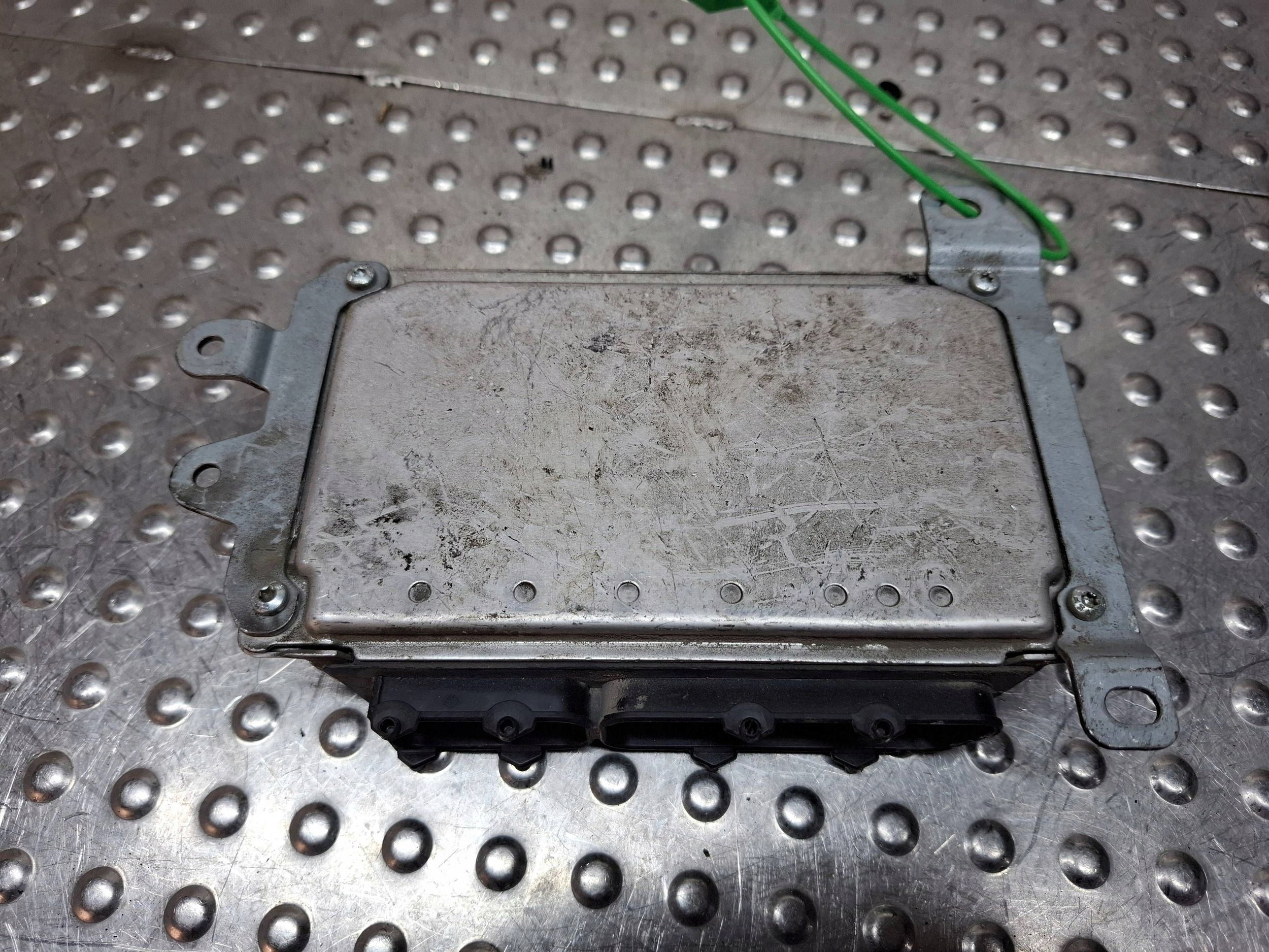 computer control unit of the engine A1321502379 0261S04778 SMART FORTWO II 1.0