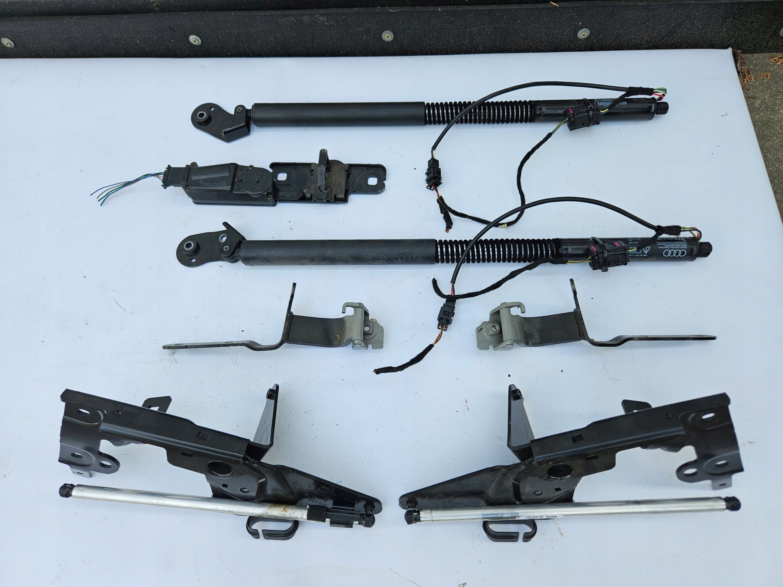 running board damper engine electrical bonnet left right AUDI A7 C7 4G