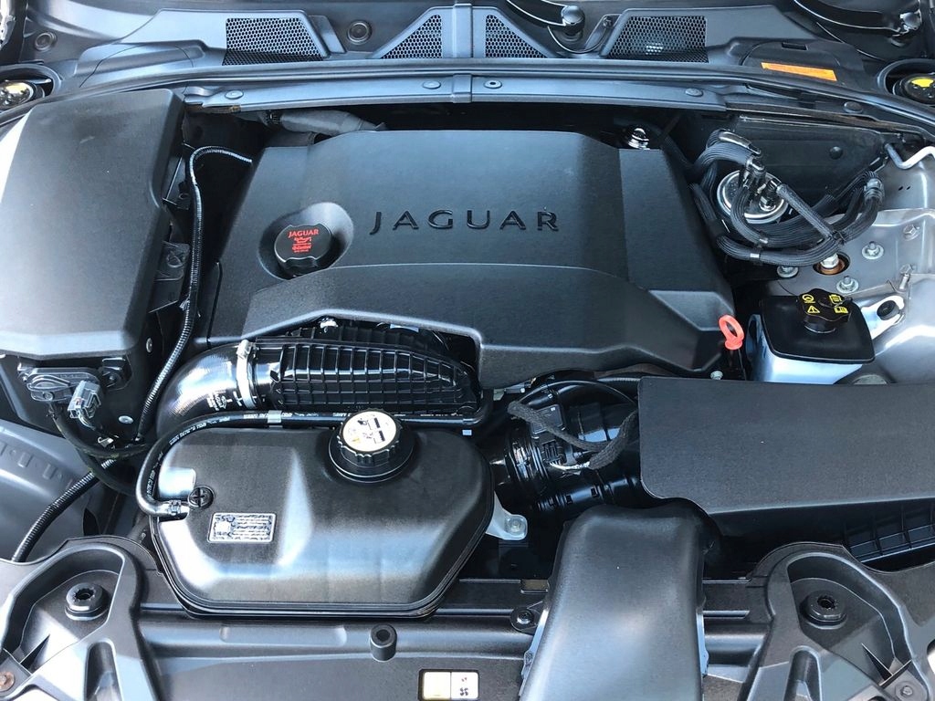 Pas przedni Jaguar XF 2.7 d