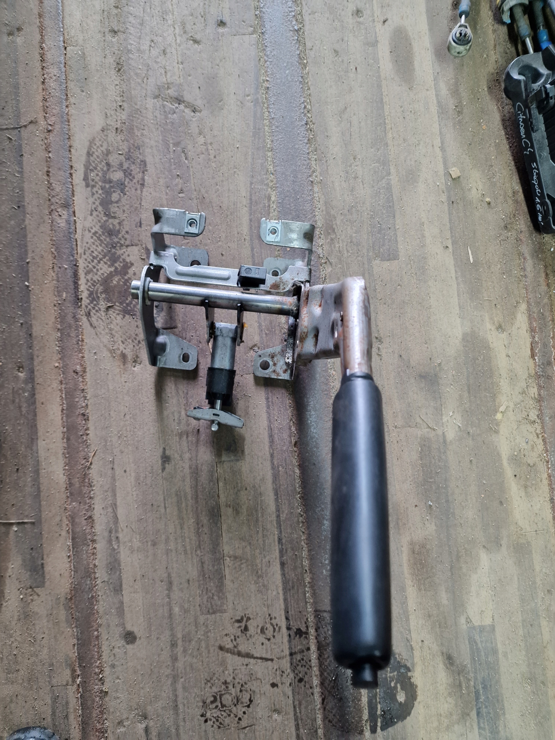 Важіль ручного гальма Berlingo Partner 3 Eu