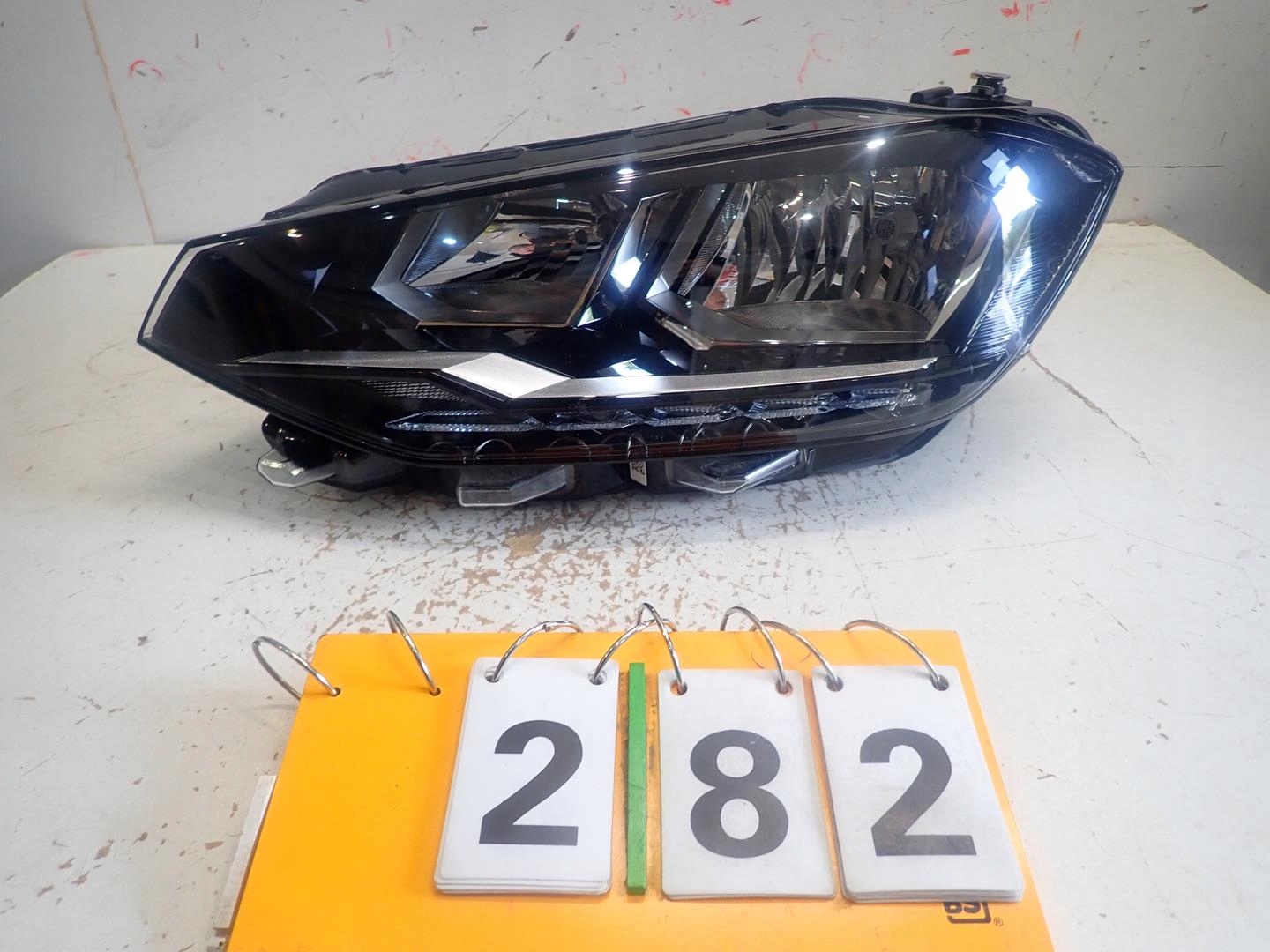 light front left VW SPORTSVAN LIFT 2017- LED