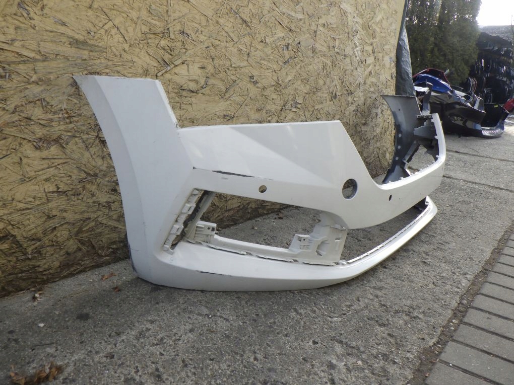 SKODA SCALA 657 657807221 Frontstoßstange