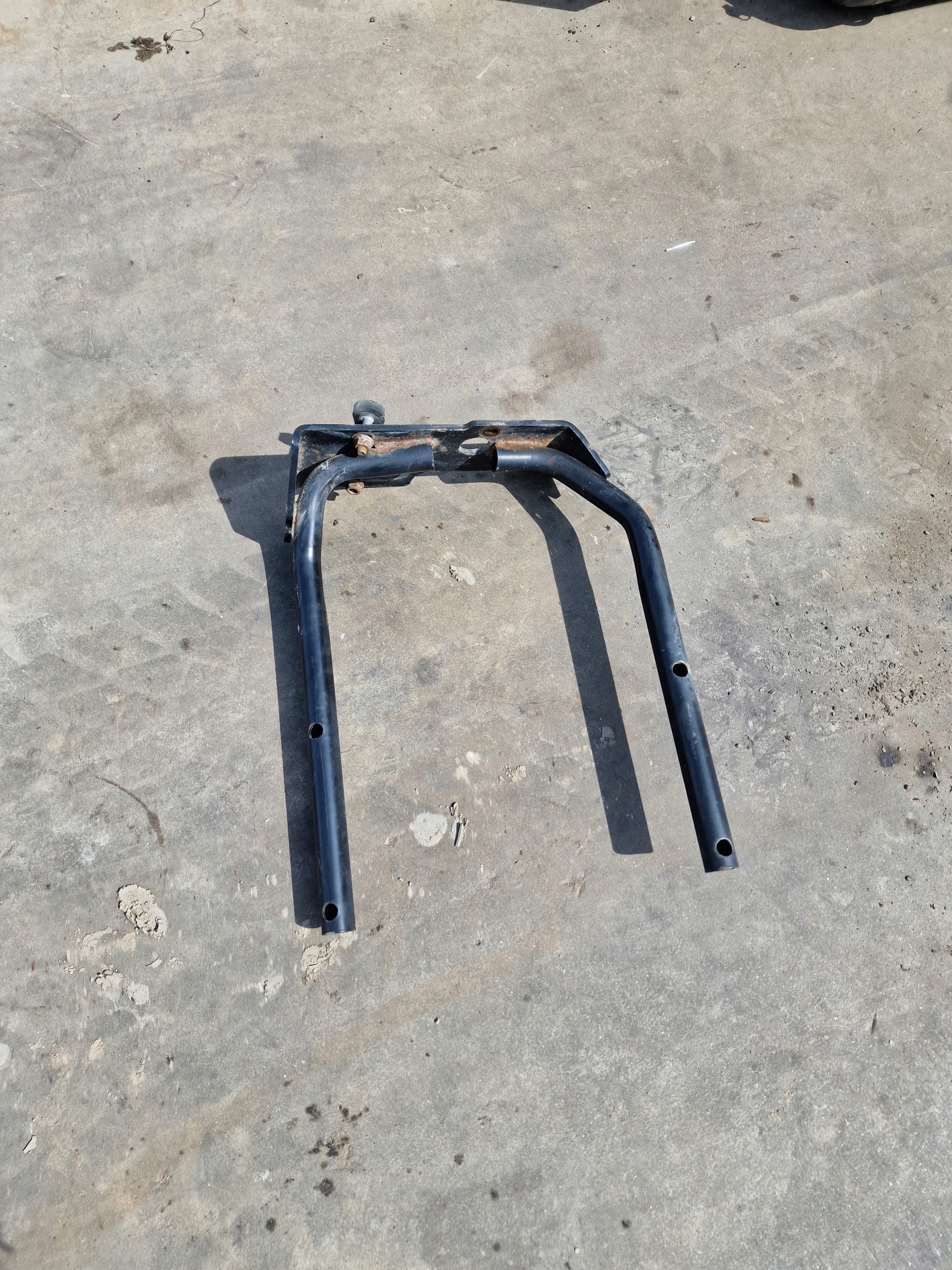 Mocowanie Błotnika Renault Midlum220 przód