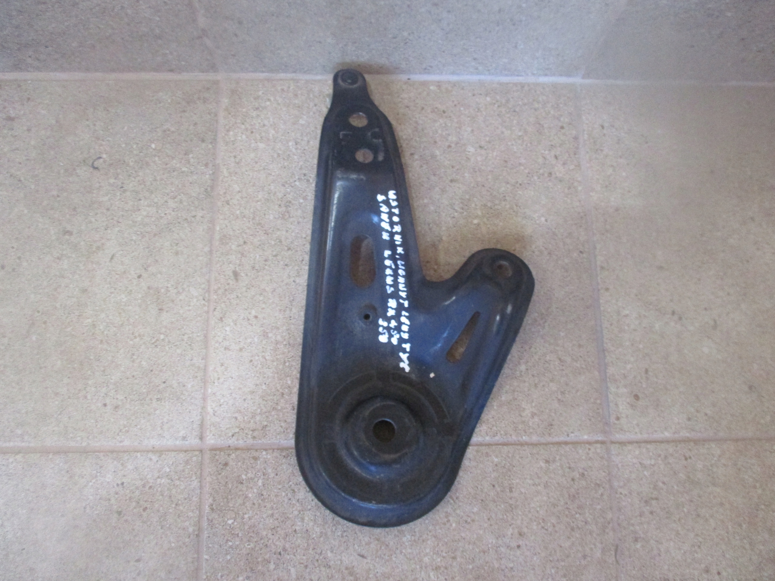 КРОНШТЕЙН ДЕРЖАТЕЛЬ САНЕЙ ЛЕВЫЙ ЗАДНИЙ LEXUS RX 350 450H