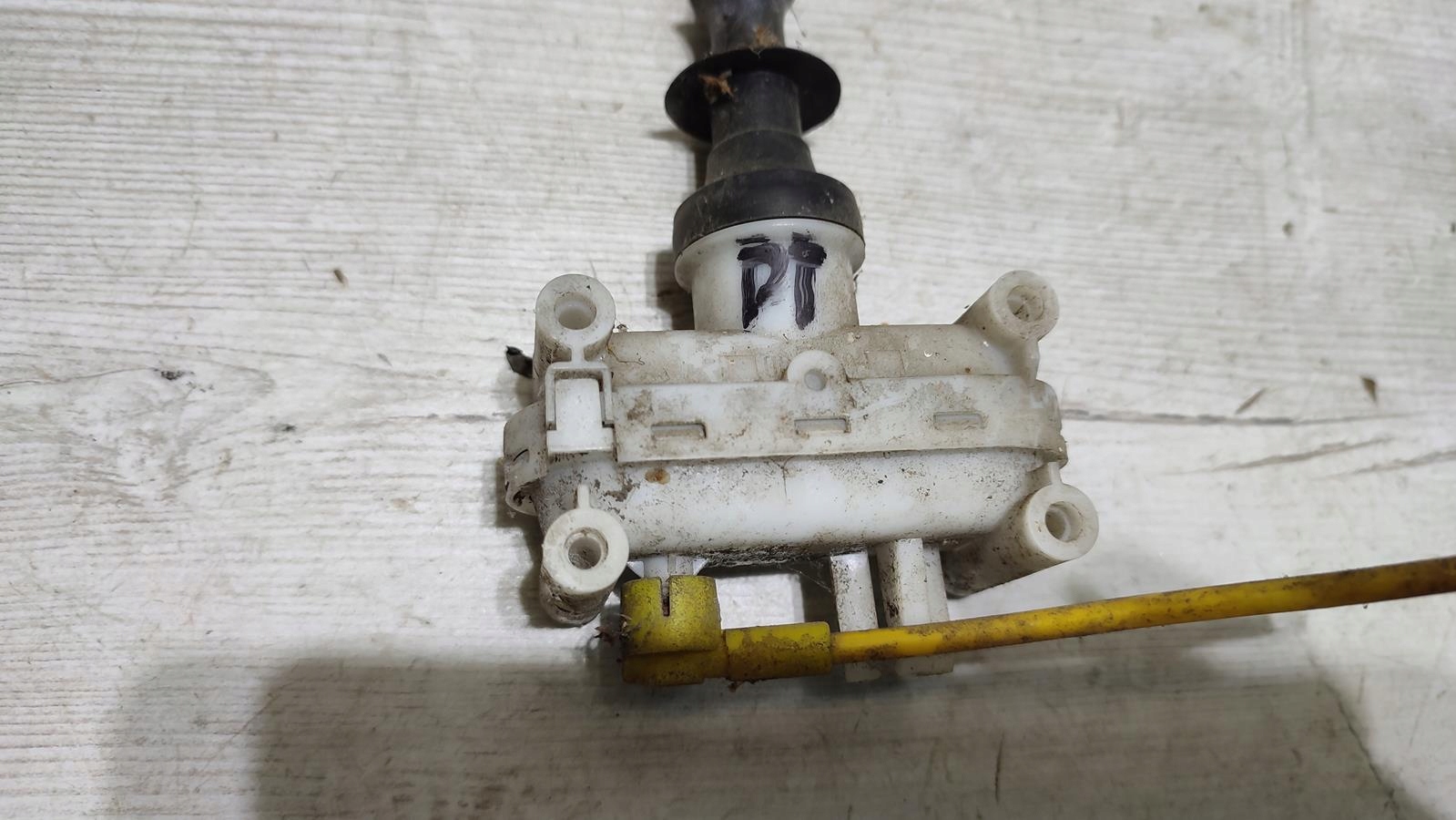 damper central of a lock right rear part Mercedes w124