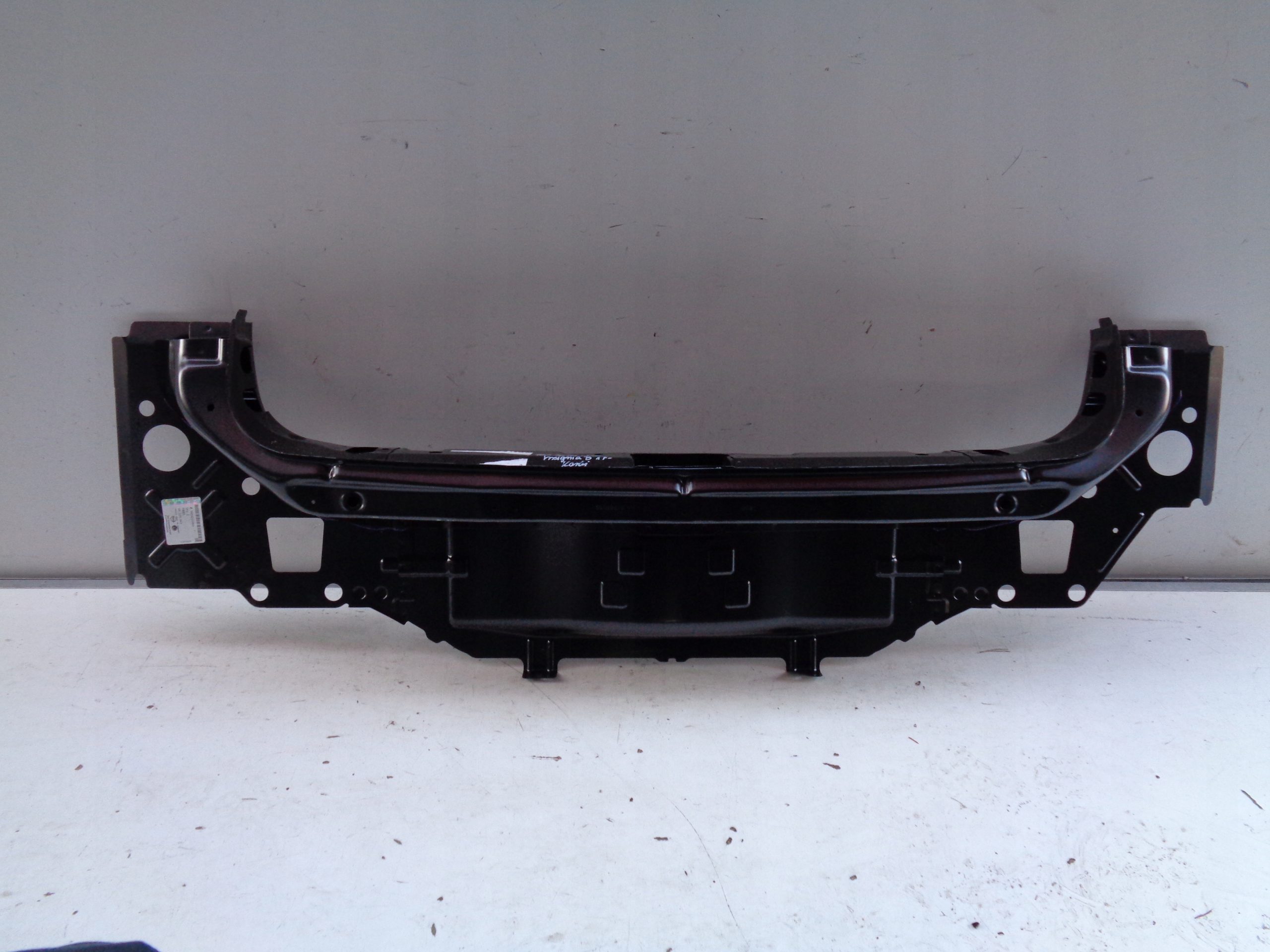 NOWY PAS TYLNY ŚCIANA POSZYCIE OPEL INSIGNIA B 17- KOMBI