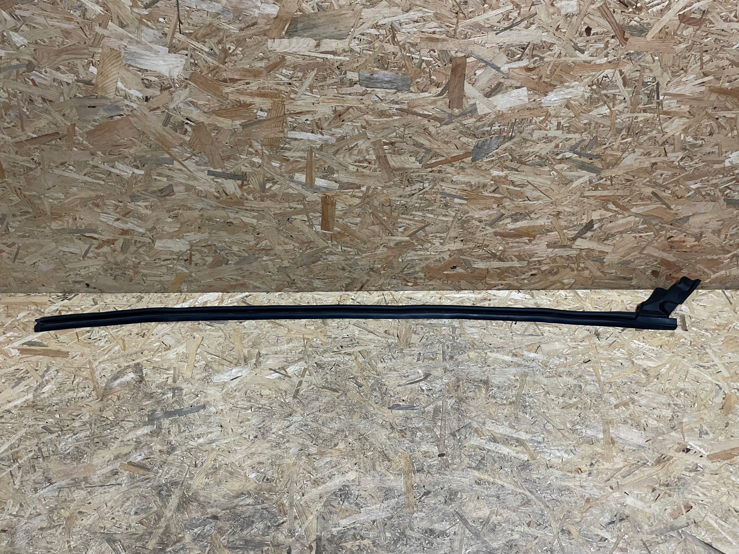 USZCZELKA KAROSERYJNA DACHU LEWA DACIA DUSTER II 2