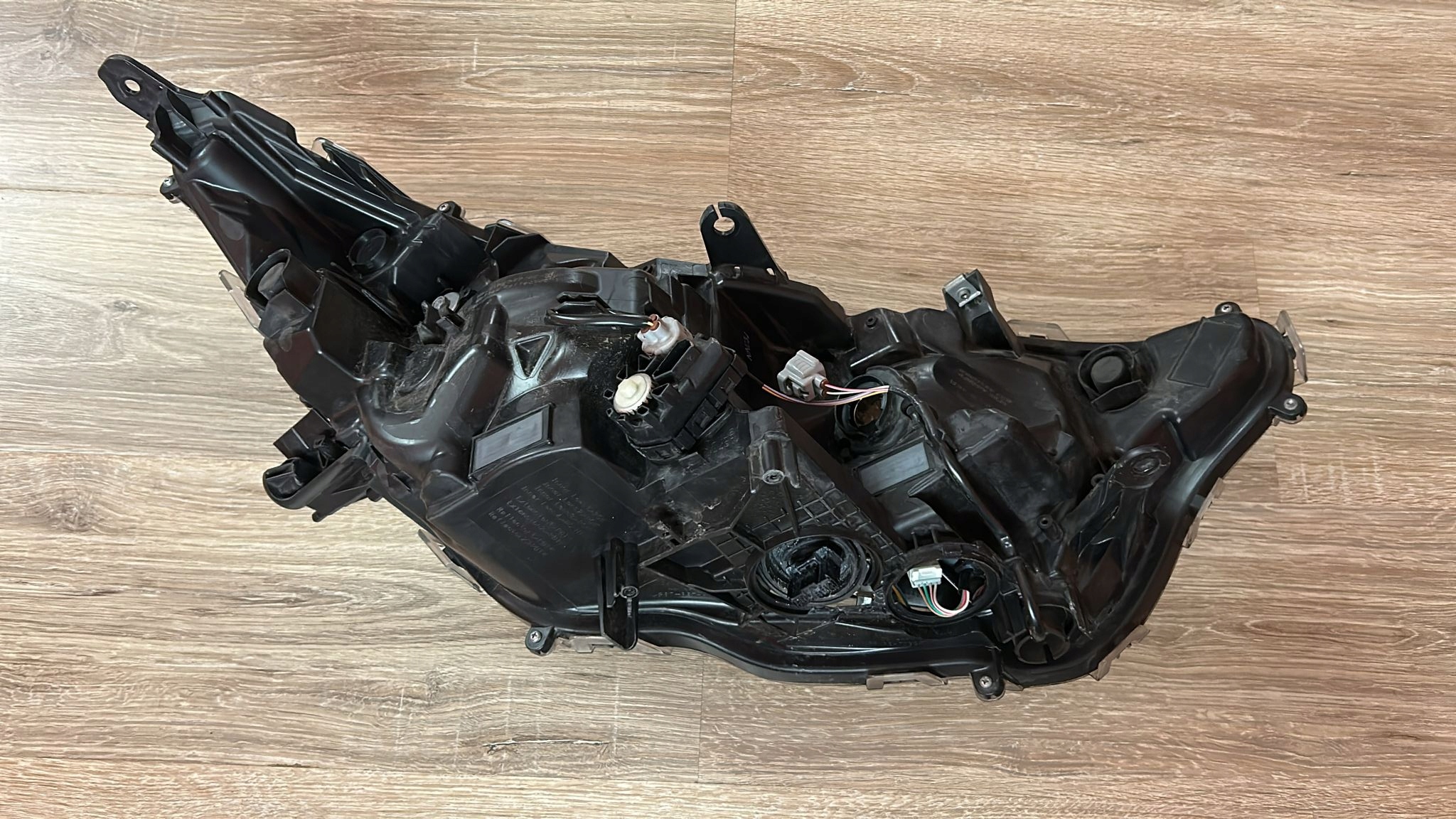REFLEKTOR light left left front TOYOTA RAV4 V 18