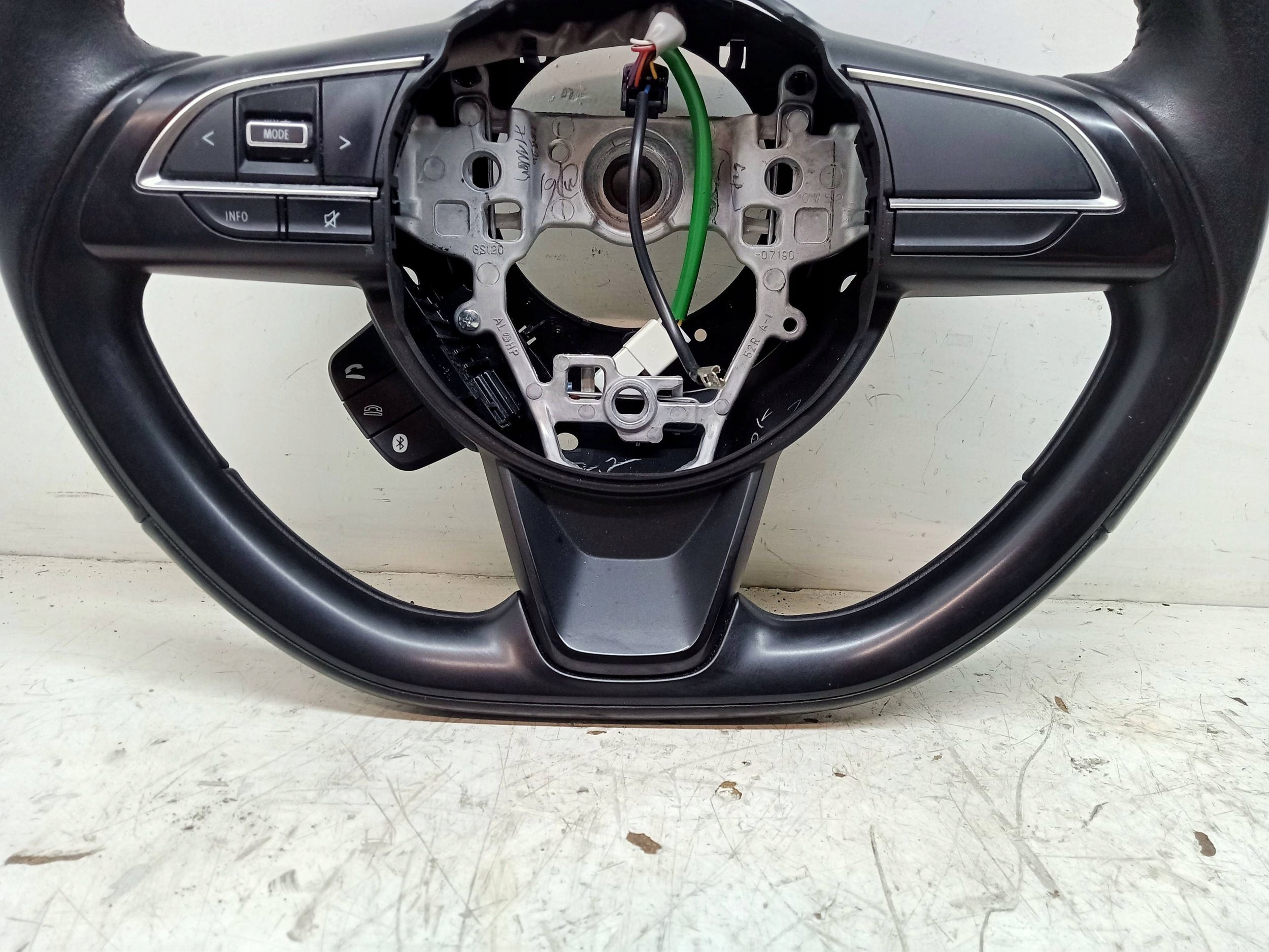 SUZUKI SWIFT MK8 lenkrad MULTIFUNKCJA Leder SKORZANA 2017
