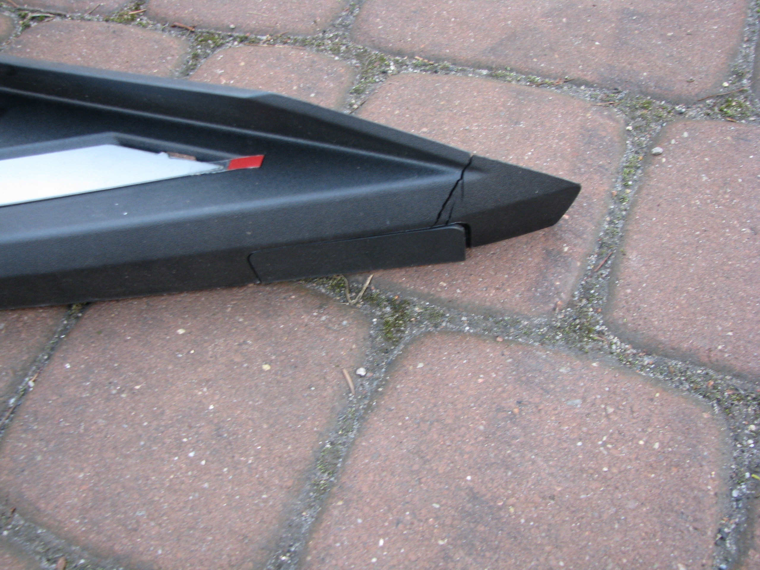 STOPIEN threshold right TOYOTA RAV4 V 2018- damaged