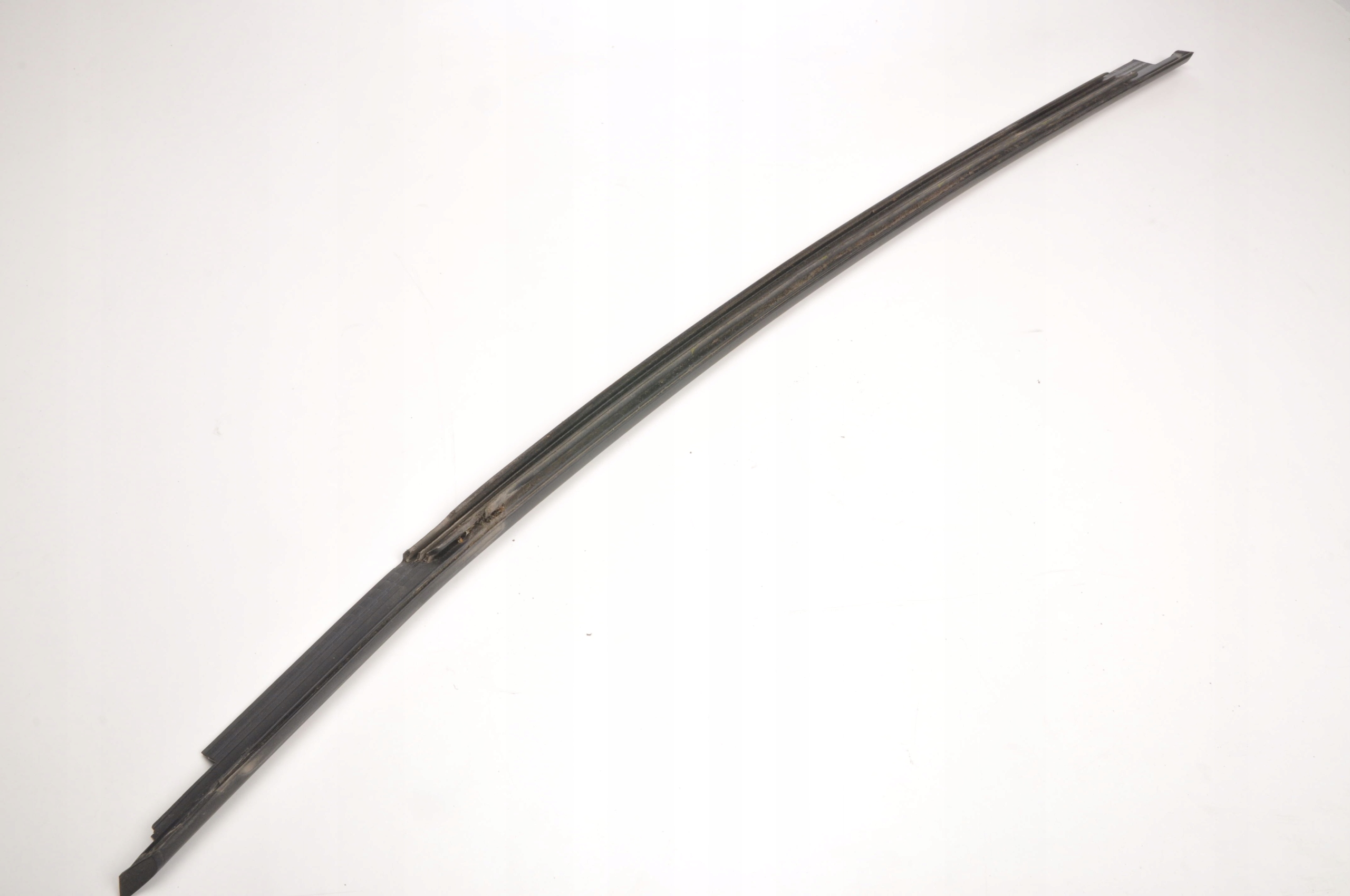 BMW 1 F40 LISTWA SZYBY LEWY PRZOD PRZEDNIA Part number 112189
