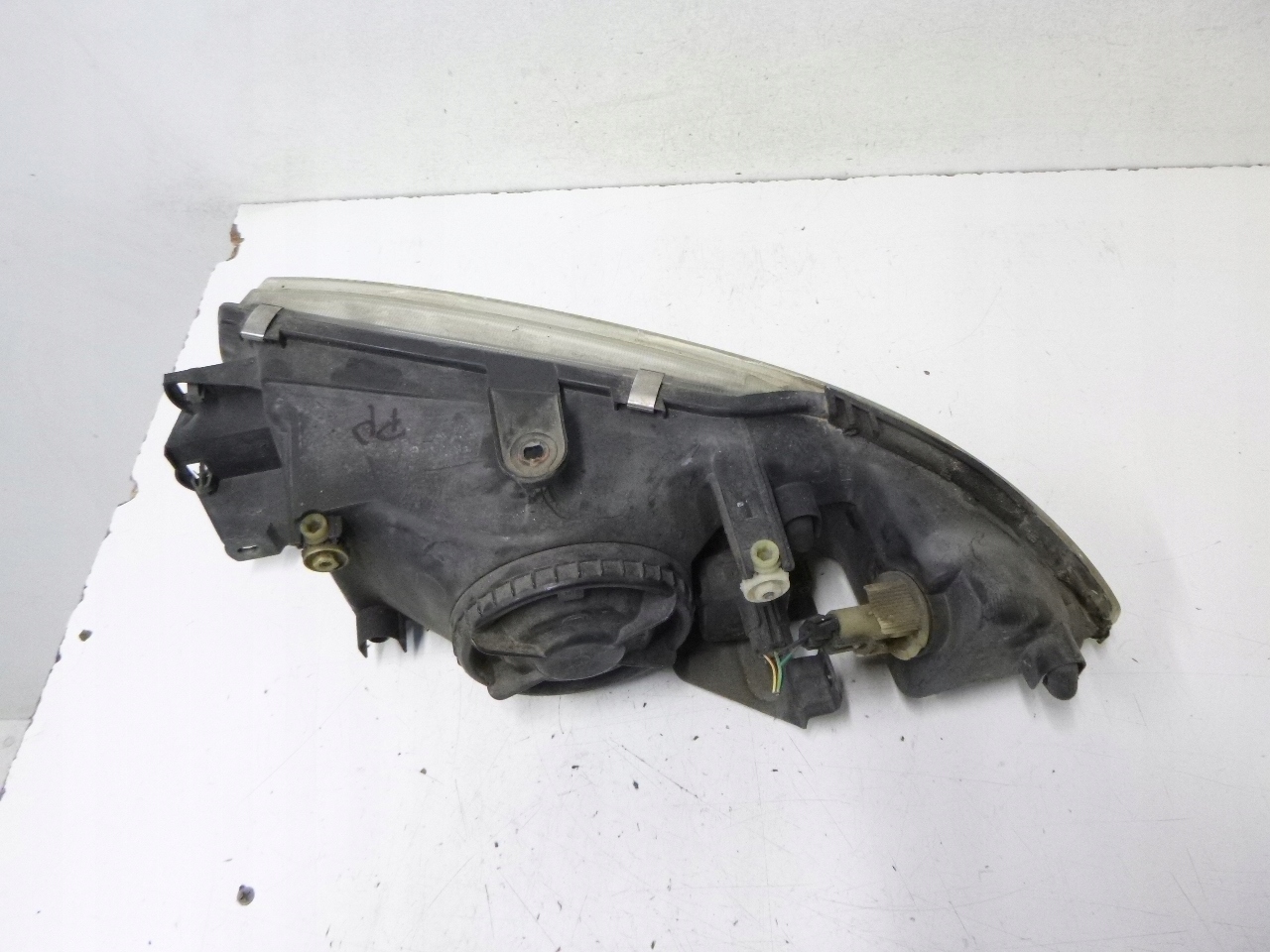light front Mitsubishi Carisma Lift 2001r.