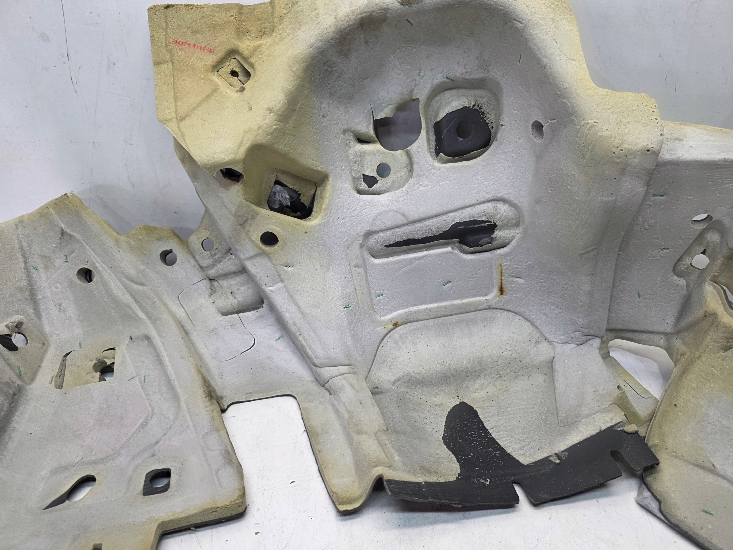 hangszigetelő NADKOLA bal far AUDI Q7 4M 4M0863813B