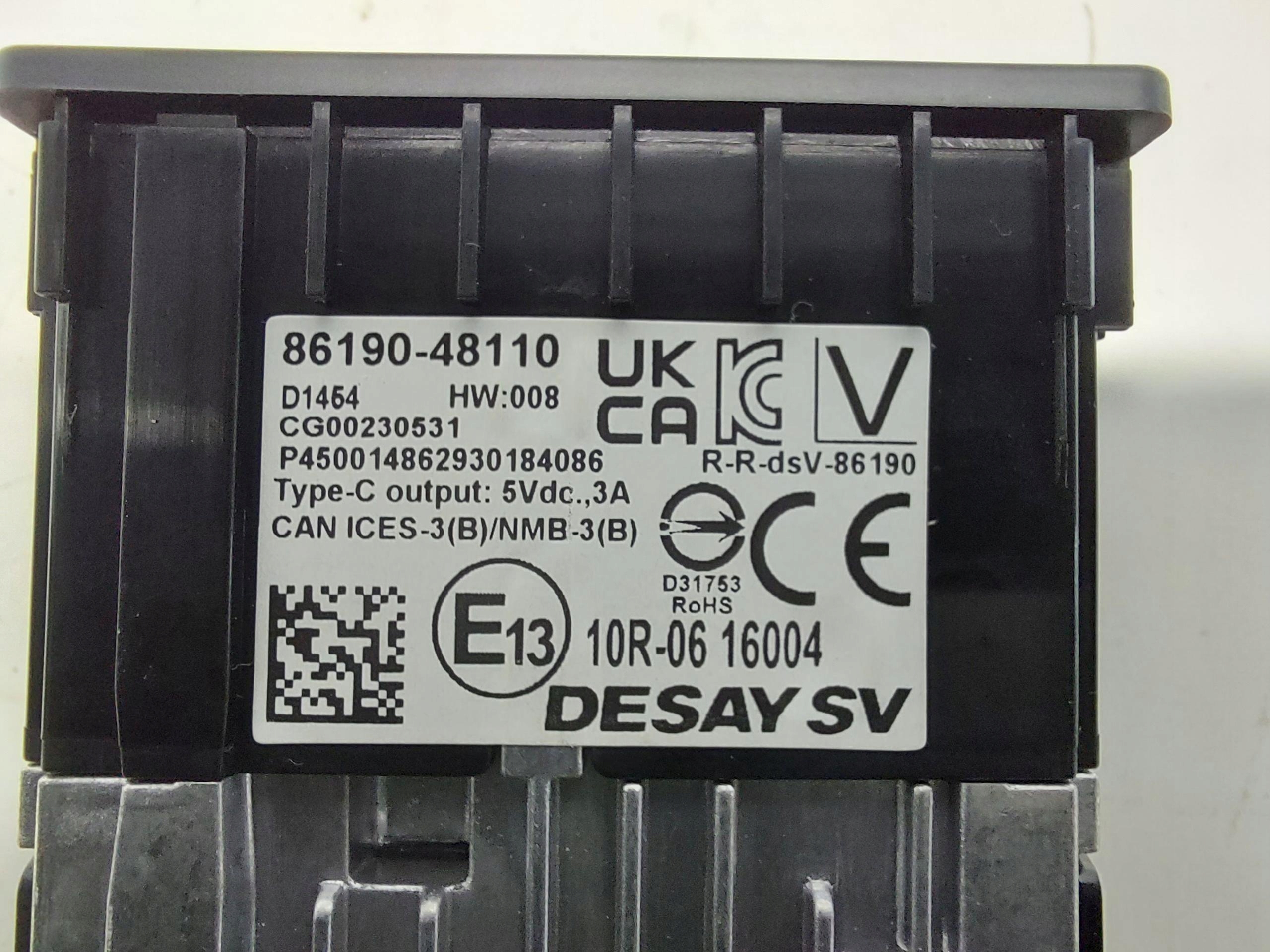 LEXUS RX500H V 5 2023- adapter USB 86190-48110 JLK12