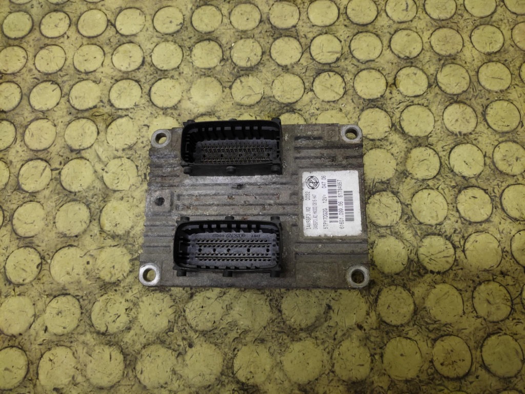 FIAT GRANDE PUNTO control unit of the engine 51784957