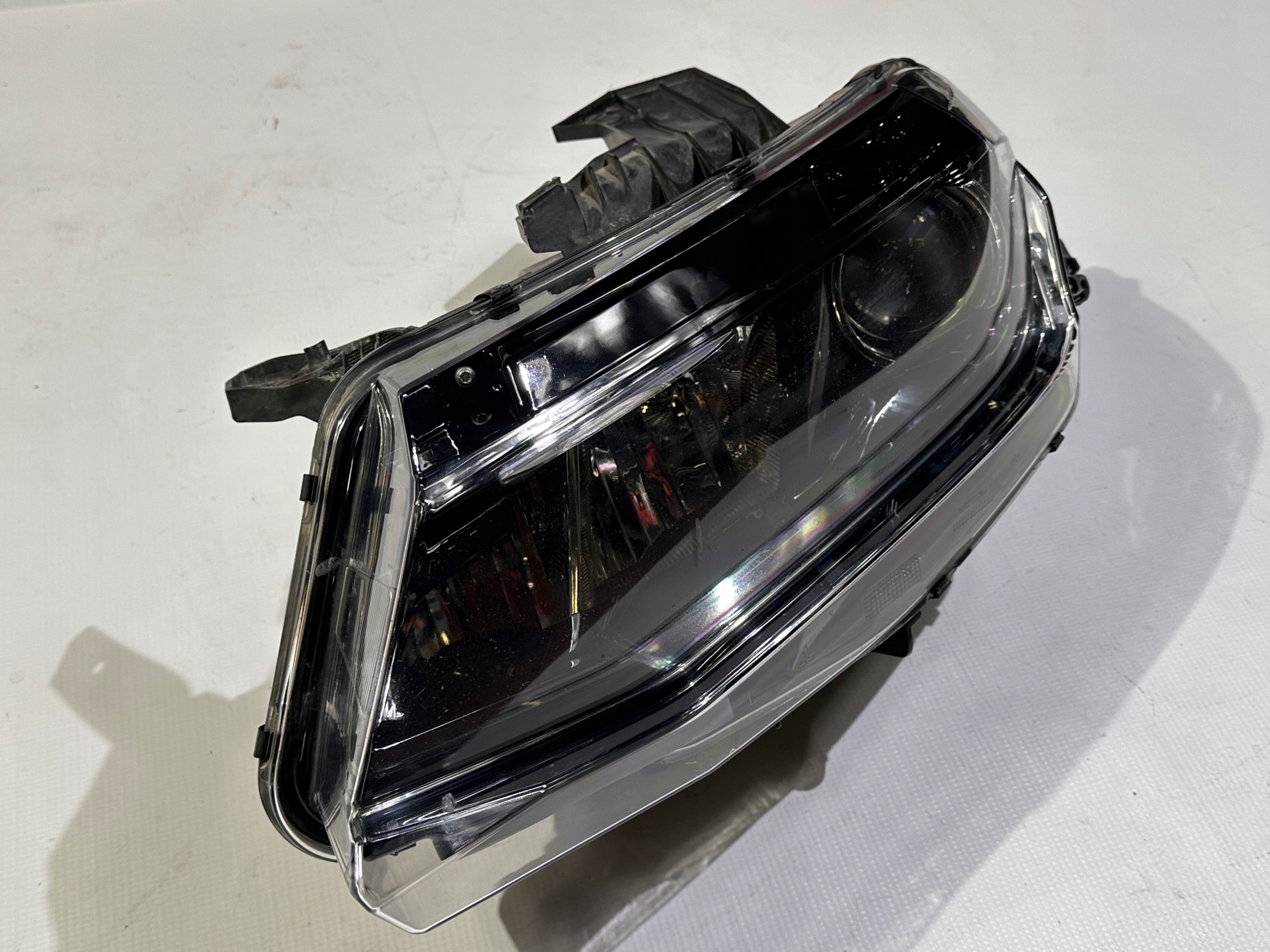 light front front left Chevrolet Camaro 2016+