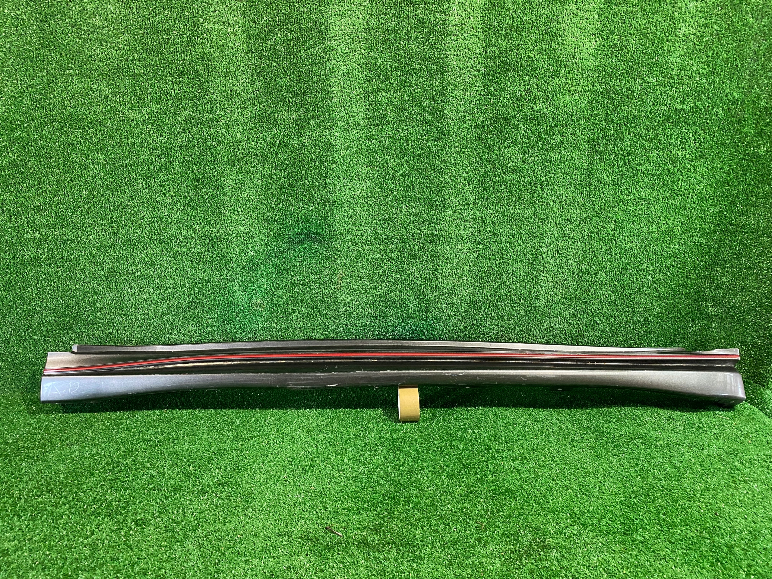 moulding threshold right NISSAN NISMO JUKE NR.156