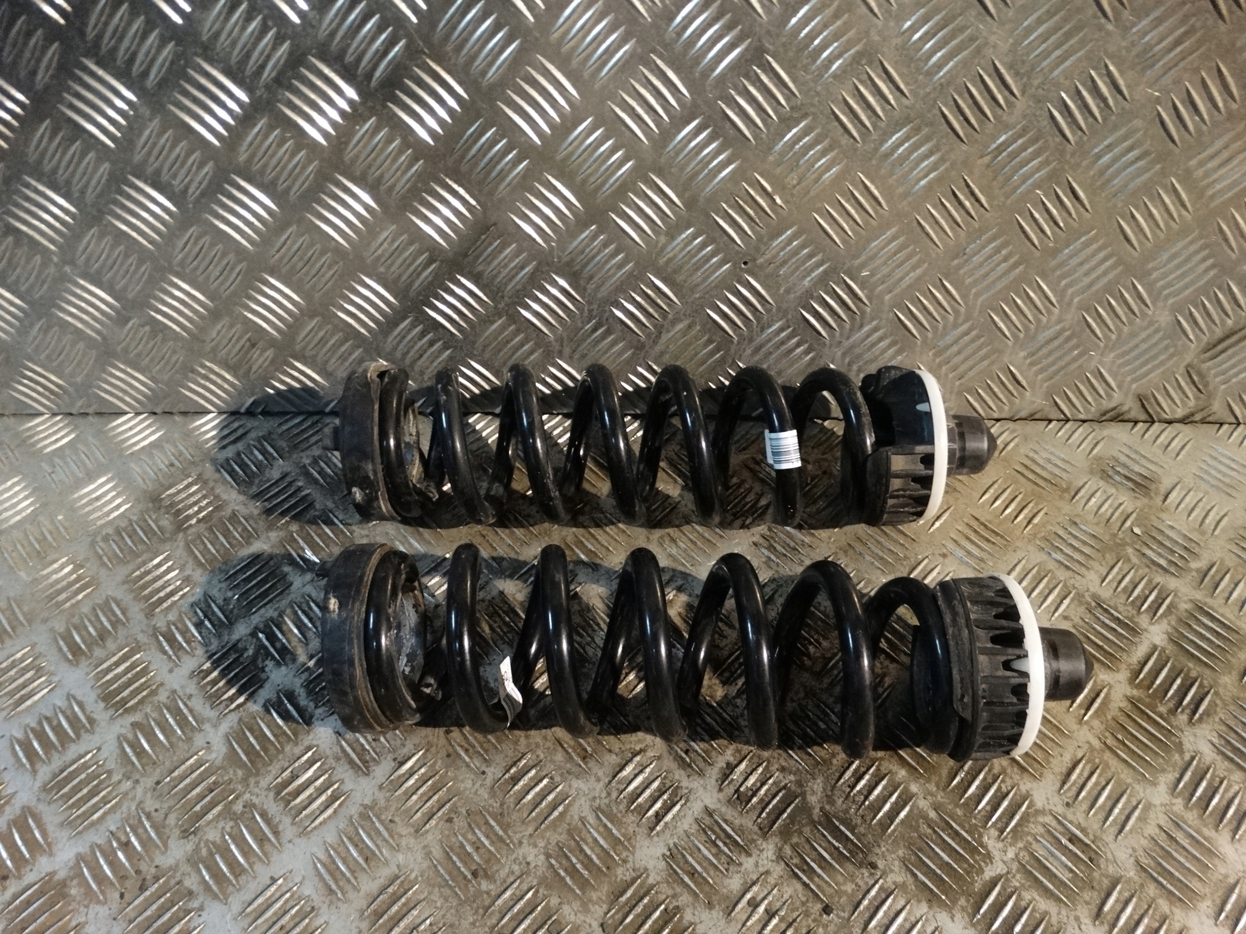 IDEALNE MOLLE POSTERIORE BMW G20 G22 G23 1