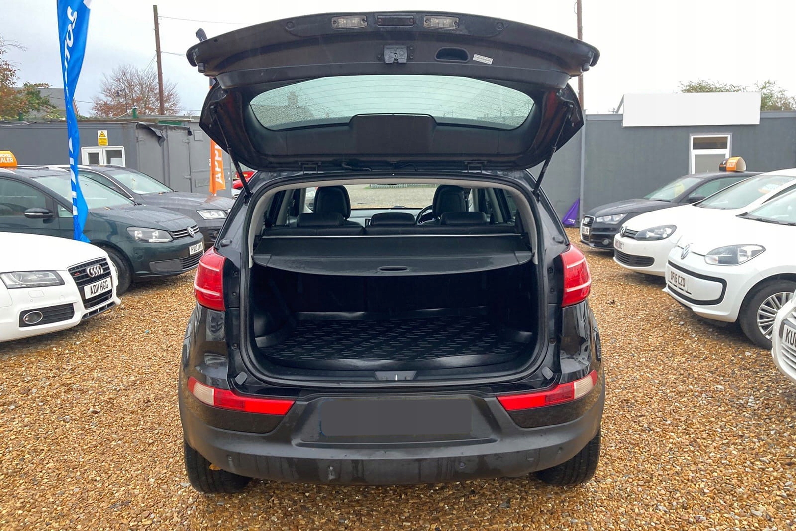 KIA SPORTAGE III 2010-2015 ROLETA BAGAŻNIKA CZARNA Producent części Venus LTD