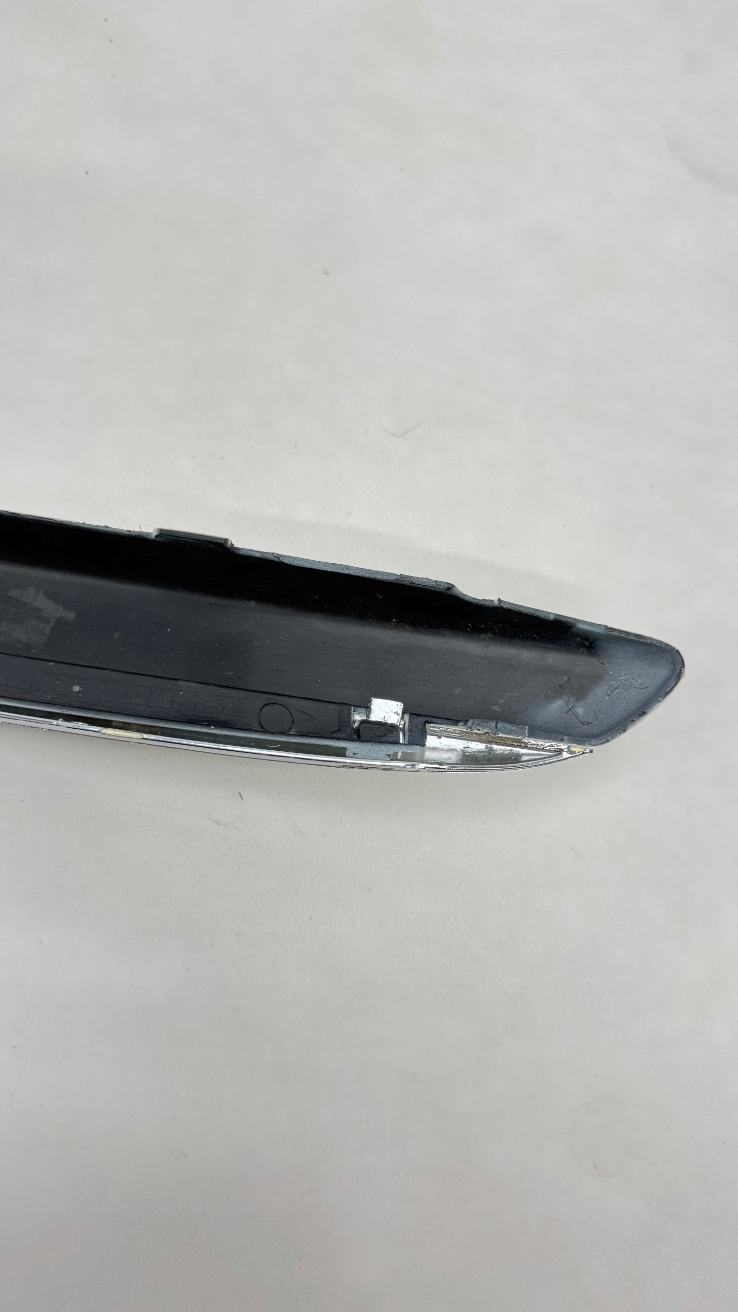 vw Golf V 5 универсал JETTA 2003 - 2009 молдинг решетка радиатора правый 1K0853964