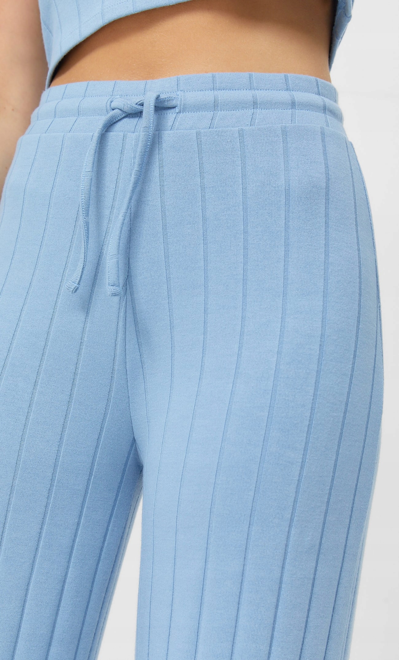 STRADIVARIUS PRĄŻKOWANE SZEROKIE SPODNIE 1151627 Model 1151/627/043