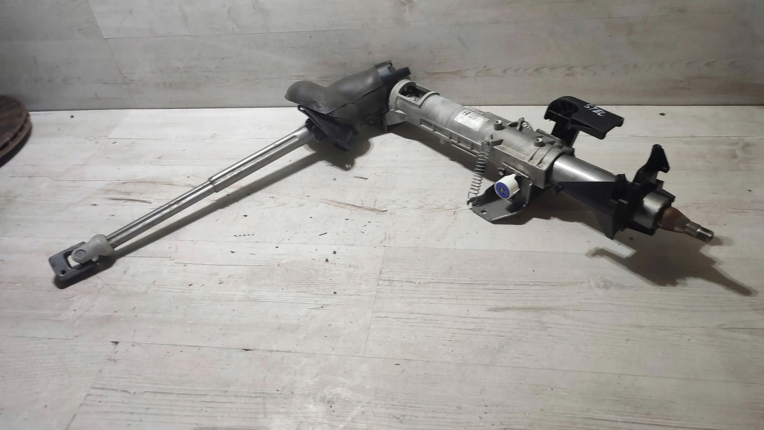 Alfa Romeo Stelvio 2021 steering wheel rod