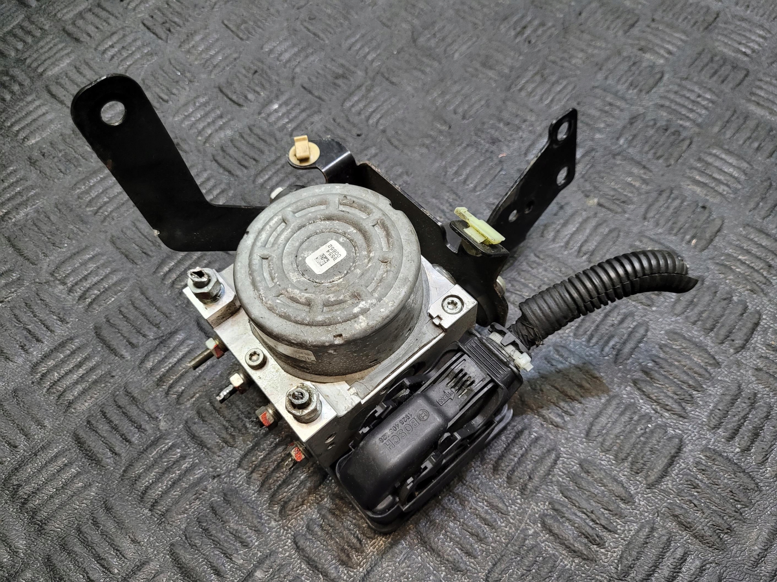 Pompa ABS 4670A990 MITSUBISHI OUTLANDER 3 III PHEV 2.0