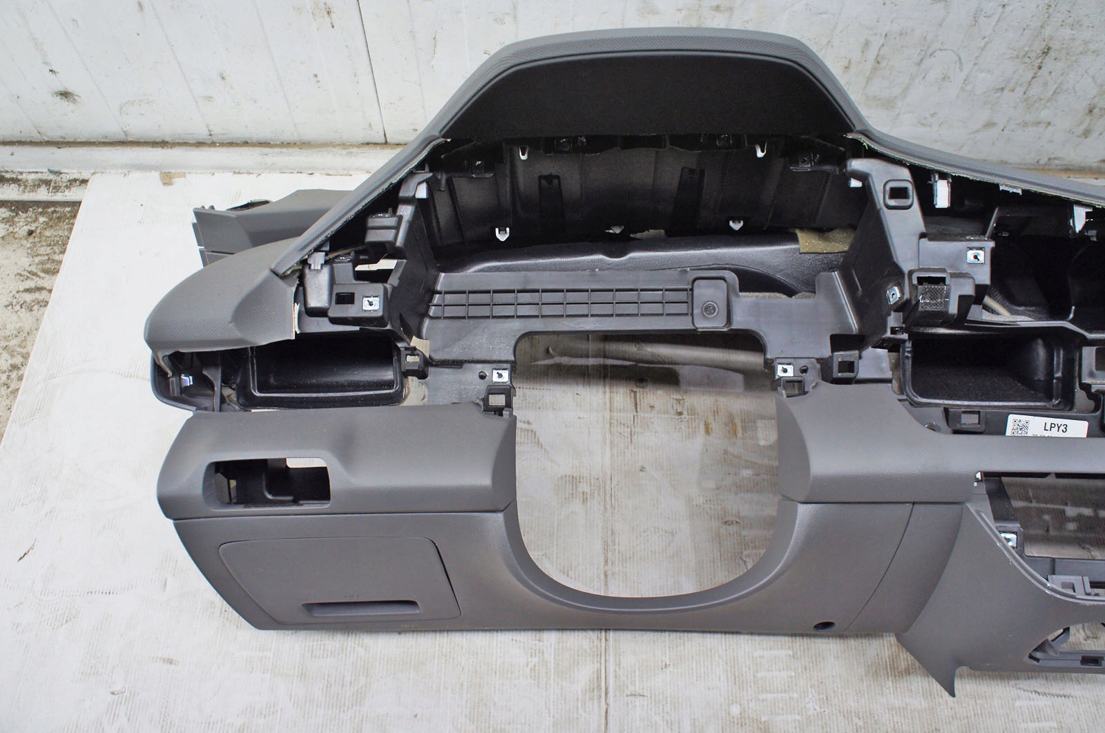 SZ256 Hyundai ELANTRA VII ^ торпеда консоль европа