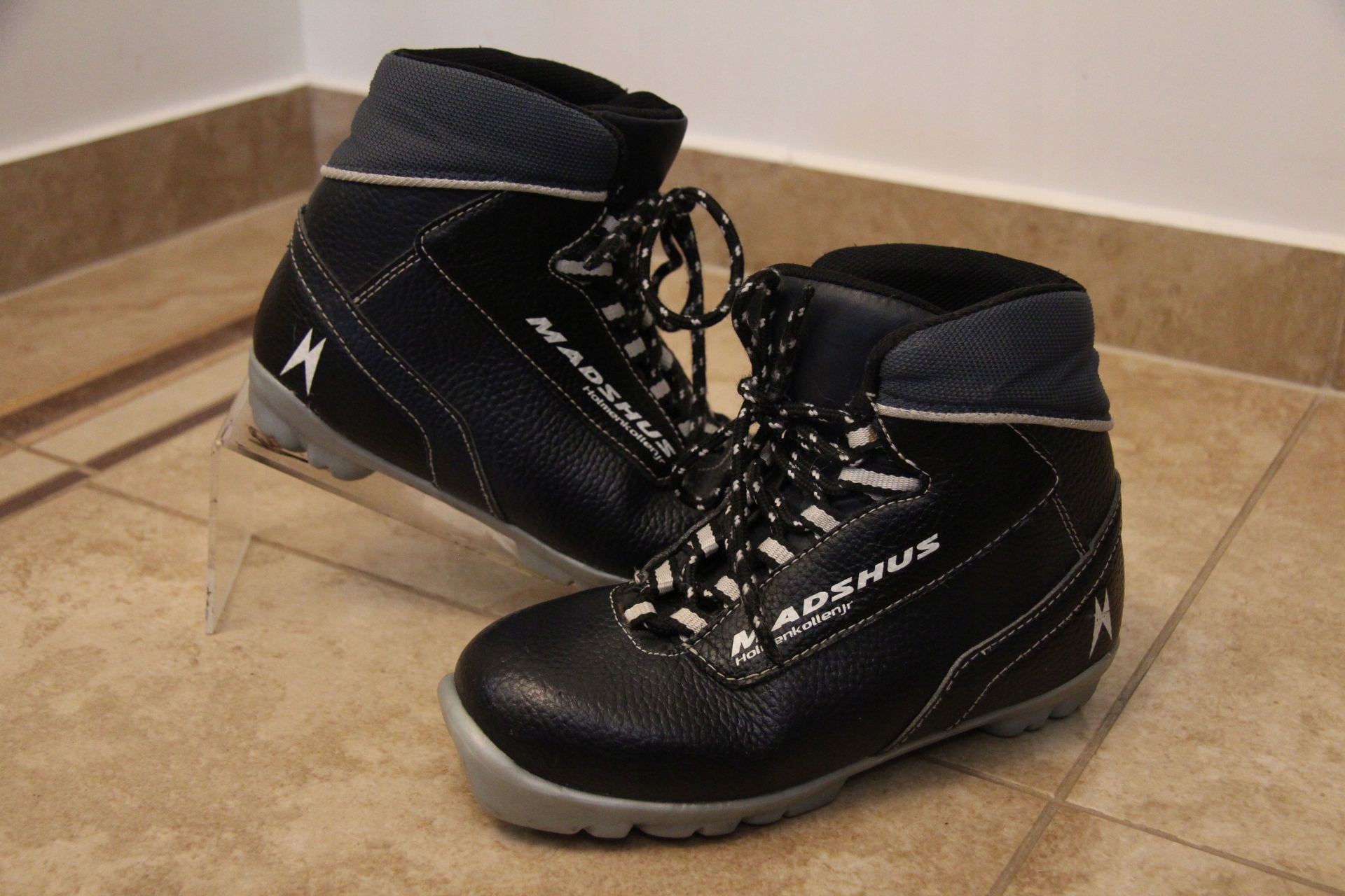 MADSHUS NNN - ROZ.34/22,5CM - OCIEPLONE Model BIEGOWE