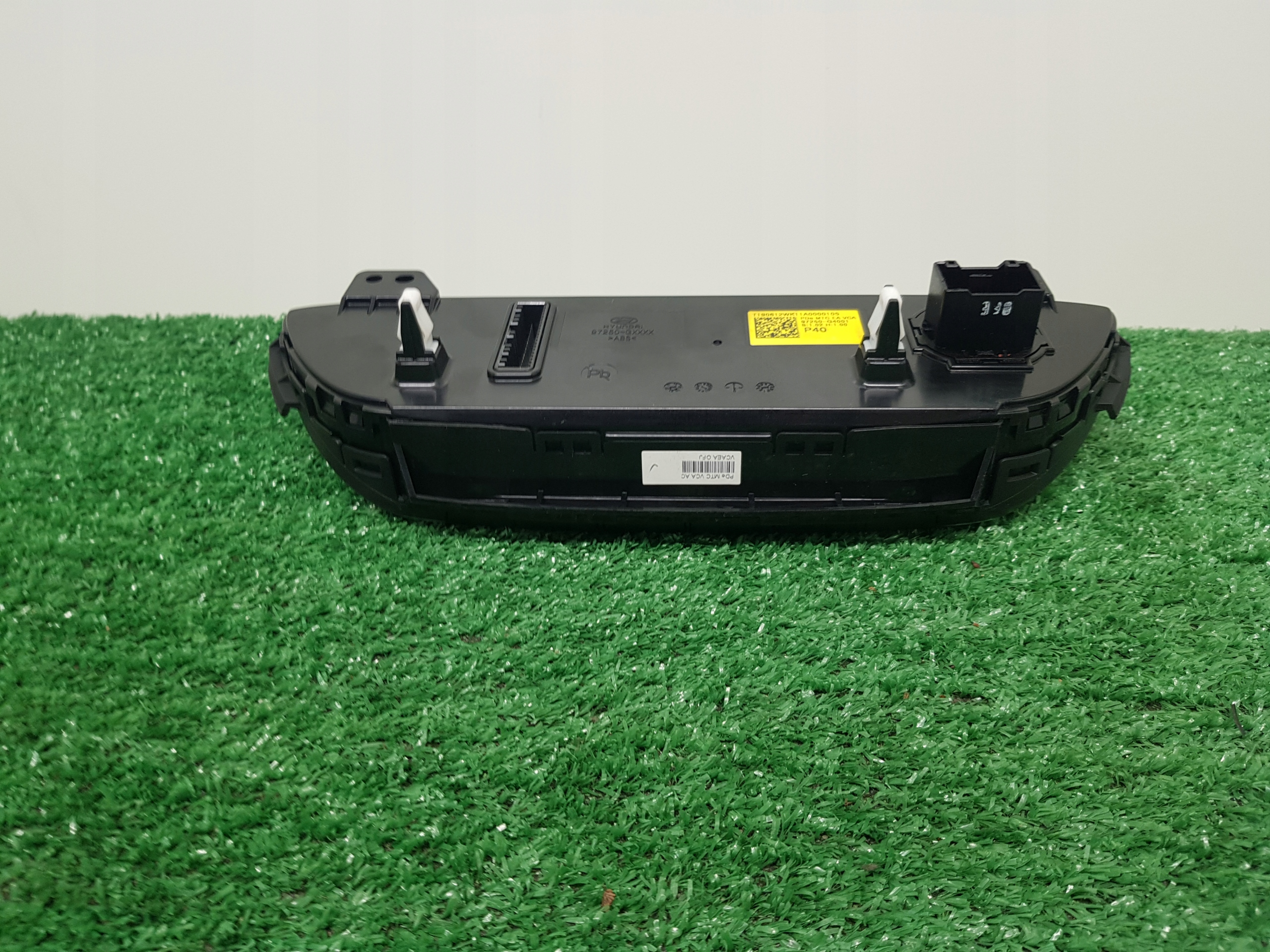 control panel air conditioning devices HYUNDAI I30 III 2019 97250-G4001