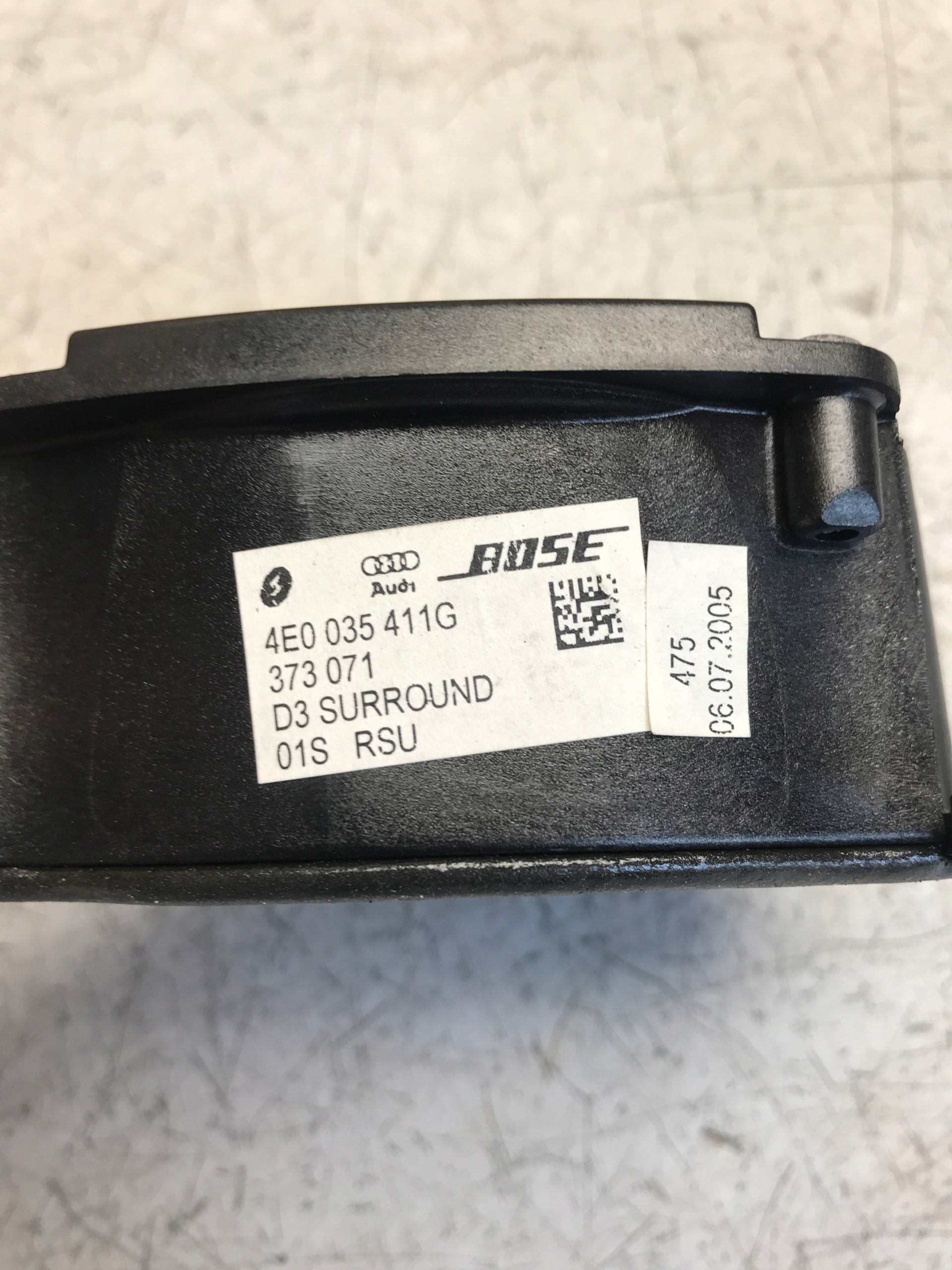 reprák zadní POLKI BOSE AUDI A8 D3 4E0035411G