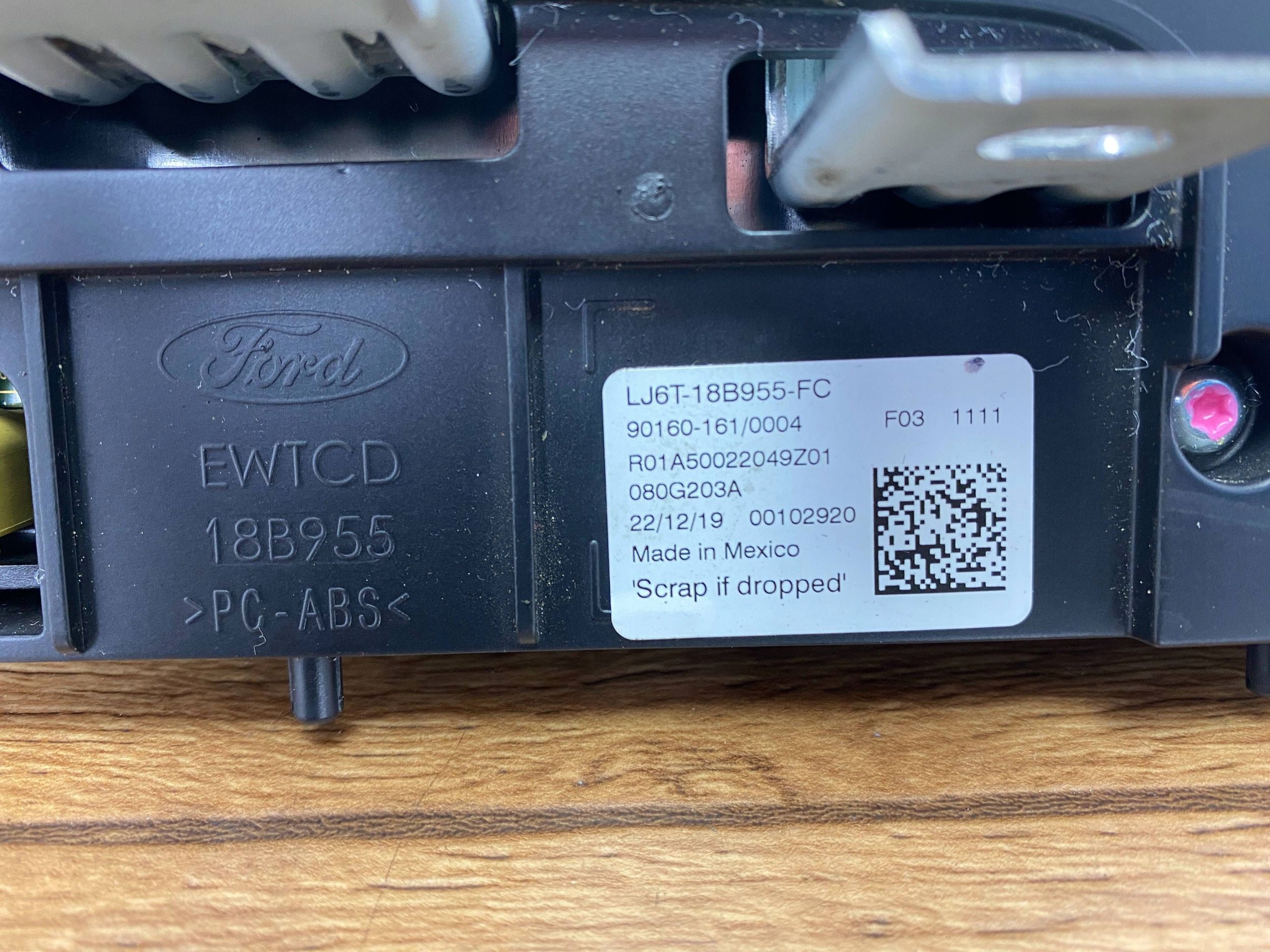 Bildschirm navi Ford Escape IV Kuga MK3 2020+
