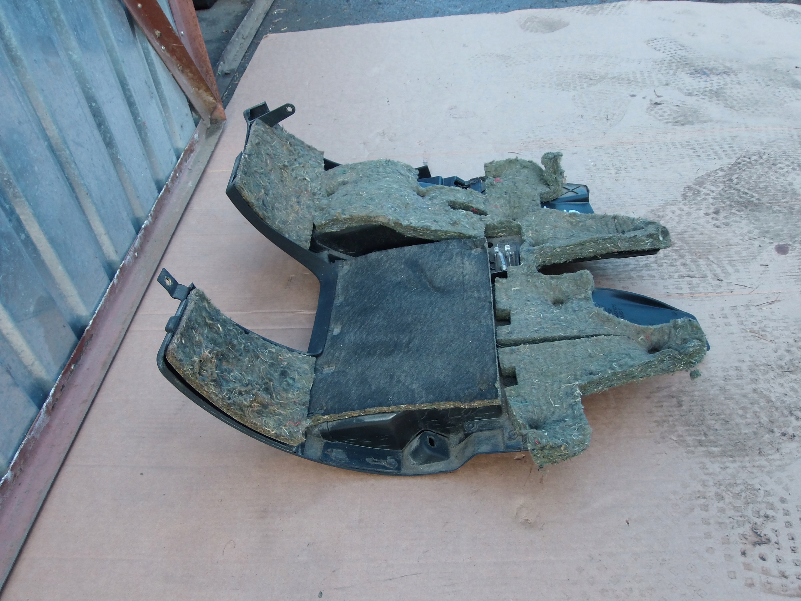 бардачок защита под Рулевое колесо руль 4B1863075 Audi A6 C5 европа