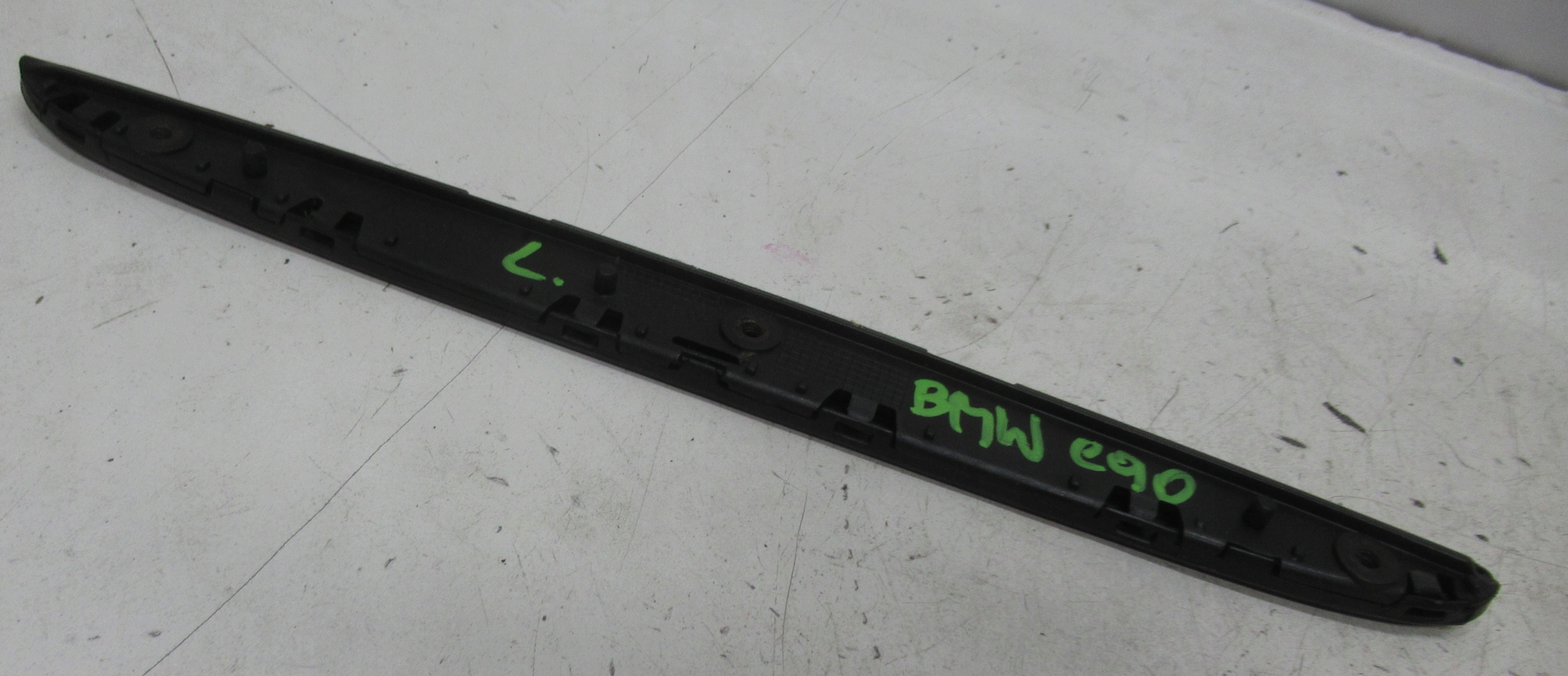 BMW E90 E91 decorative trim bonnets left 7117241