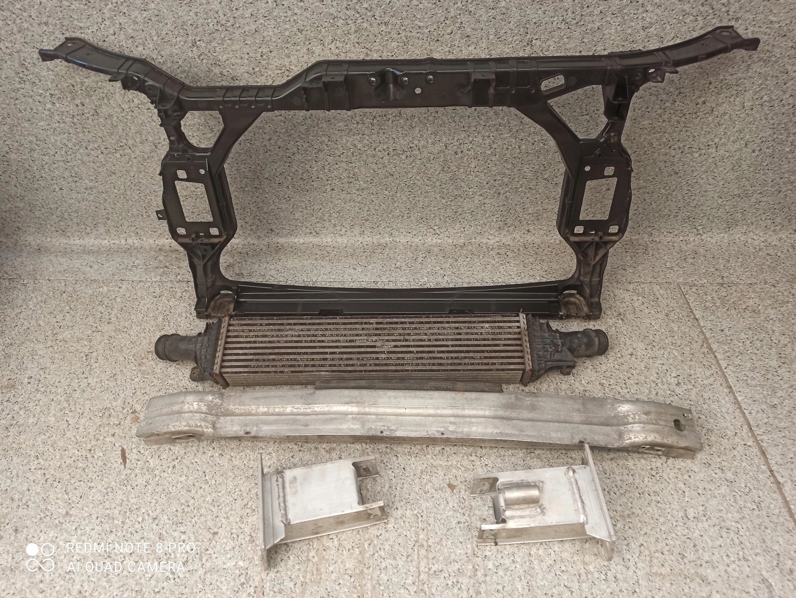 PAS PRZEDNI AUDI A4 B8 8K0805594J